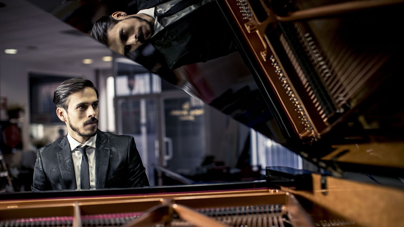 Claudio Constantini es tanto o más conocido en su faceta de pianista.