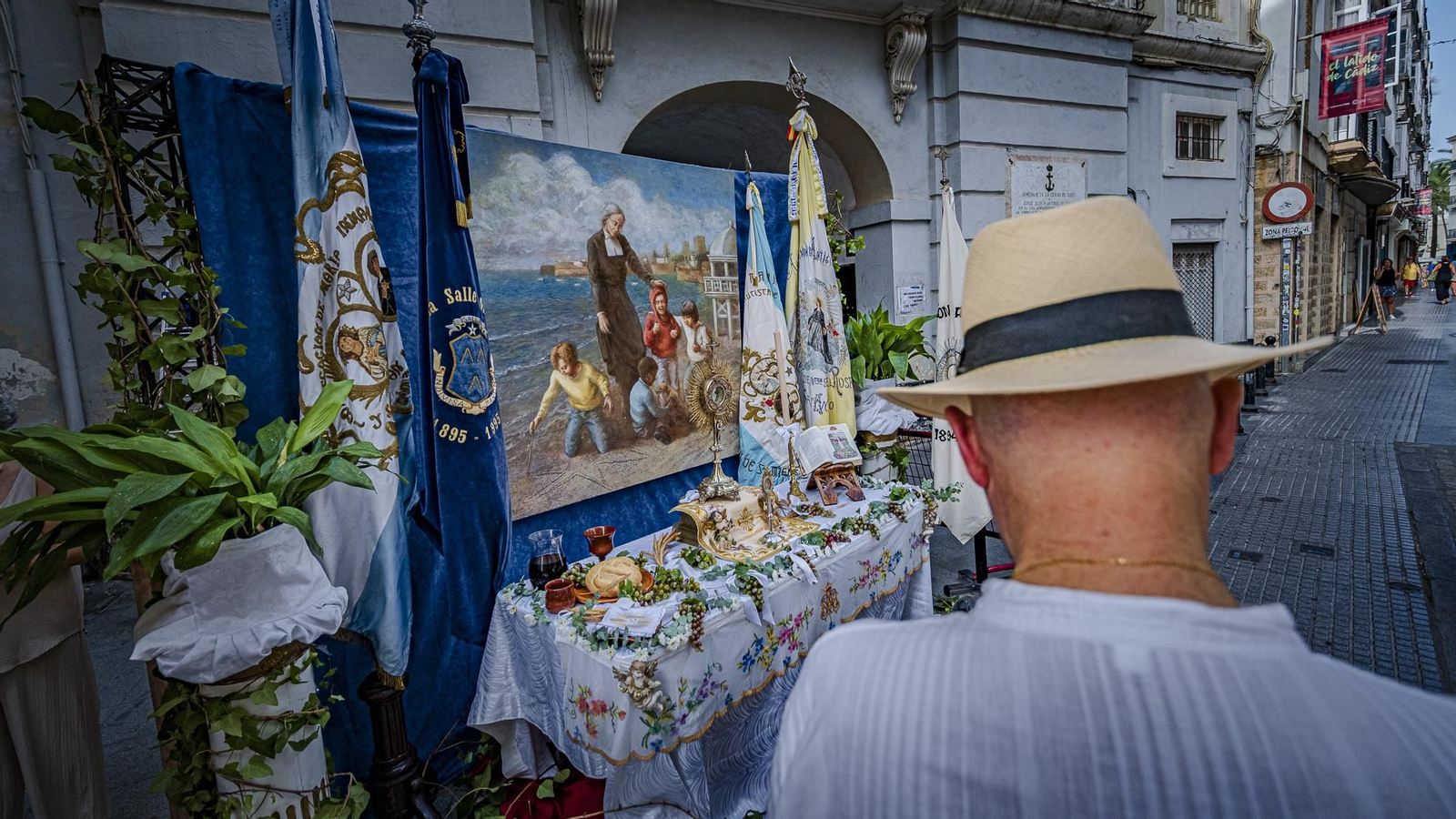 Búscate entre las imágenes del Domingo de Corpus en Cádiz