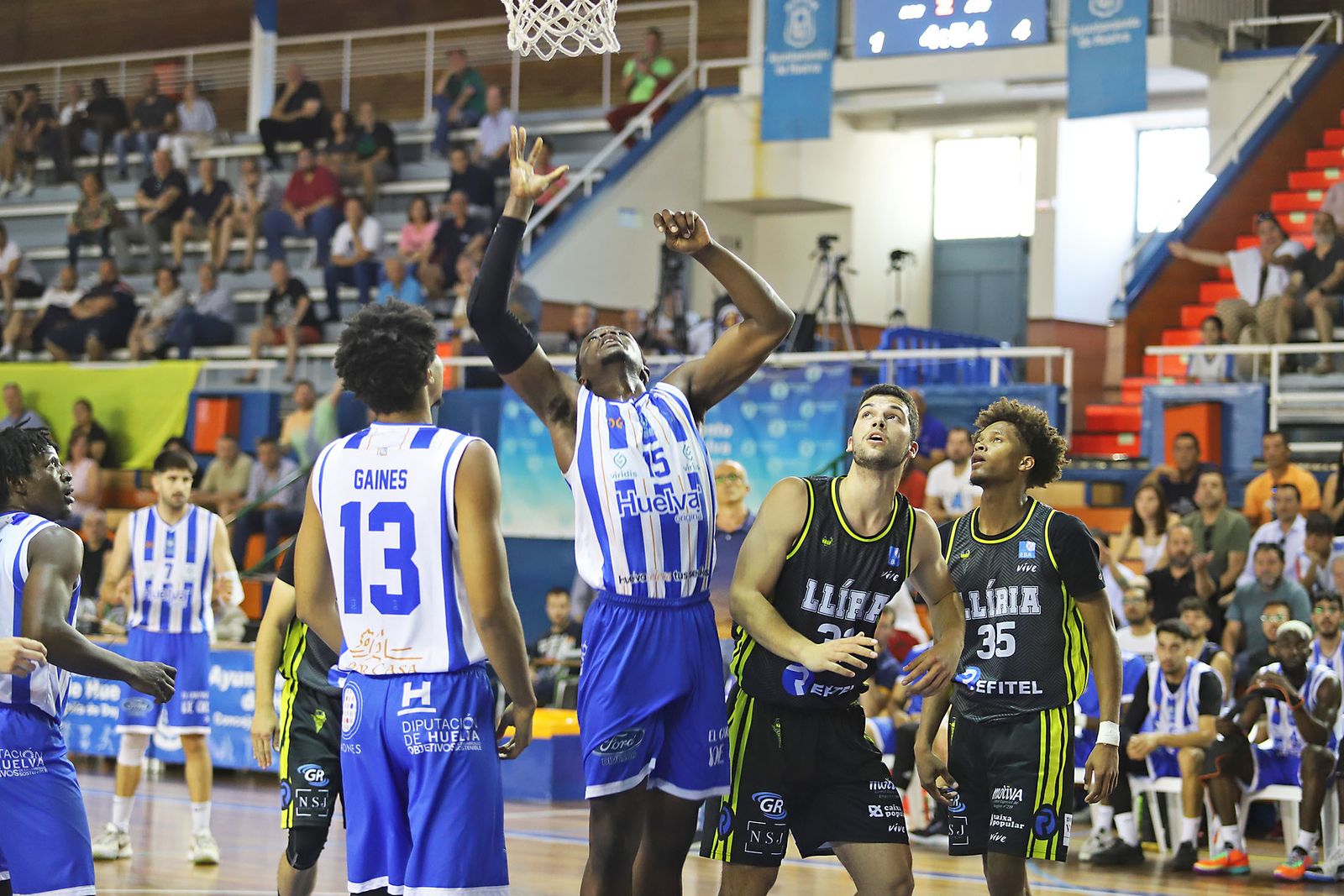 Imágenes de la Primera jornada de la fase final a LEB Plata: Huelva Comercio Viridis vs Refitel Basket Lliria