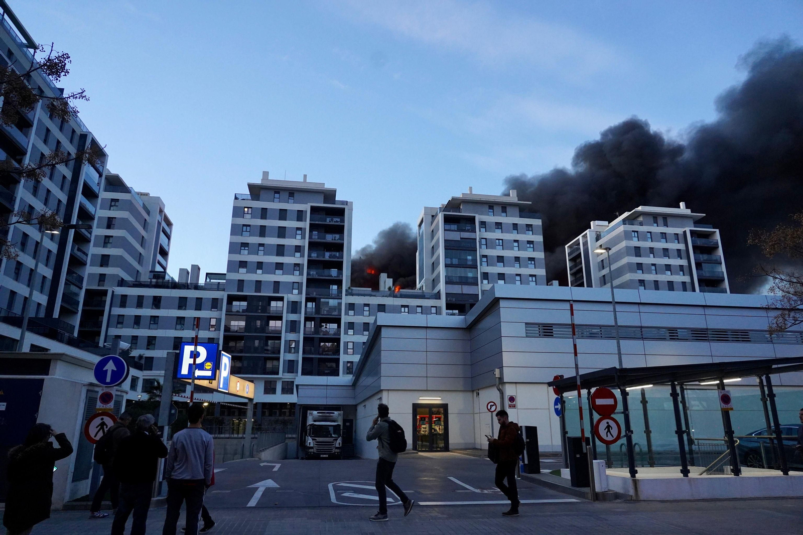 El incendio del edificio en Valencia, en imágenes El incendio del edificio en Valencia, en imágenes