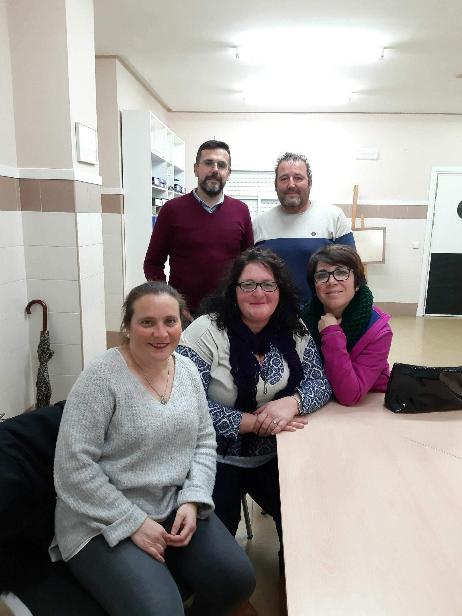 Grupo de trabajo en las instalaciones de Upacesur.