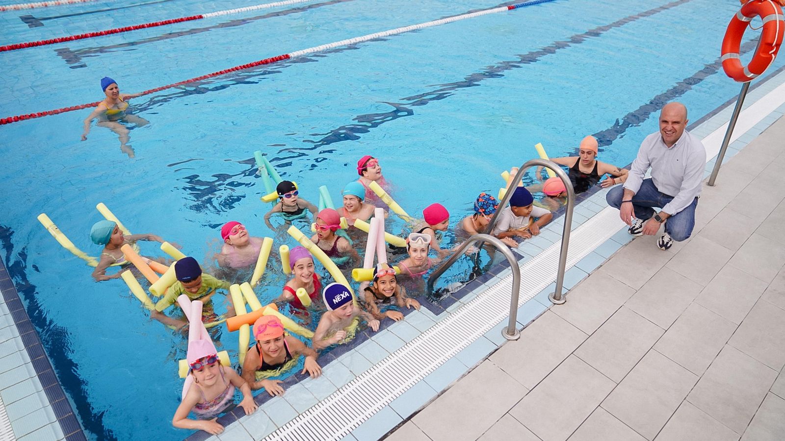 Los participantes en esta última jornada en la piscina.