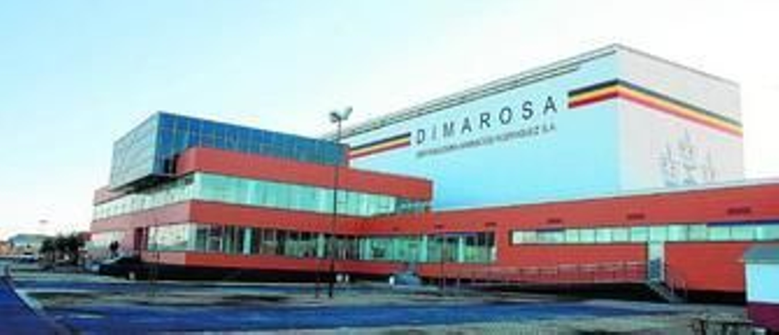 Fachada de las nuevas instalaciones de Dimarosa en el Puerto Exterior de Huelva, que estarán operativas a principios del nuevo año.