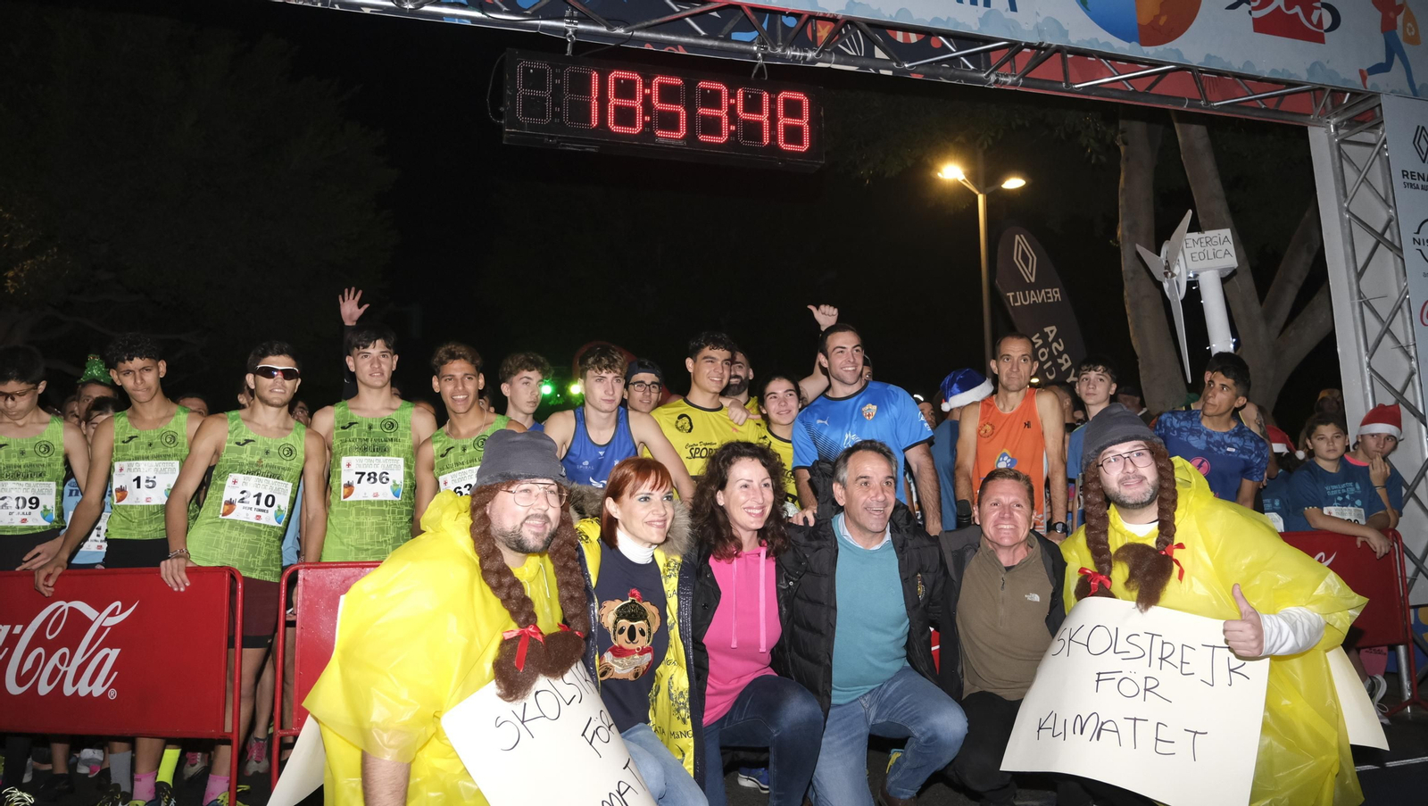 Imágenes de la XIV edición de la San Silvestre de Almería