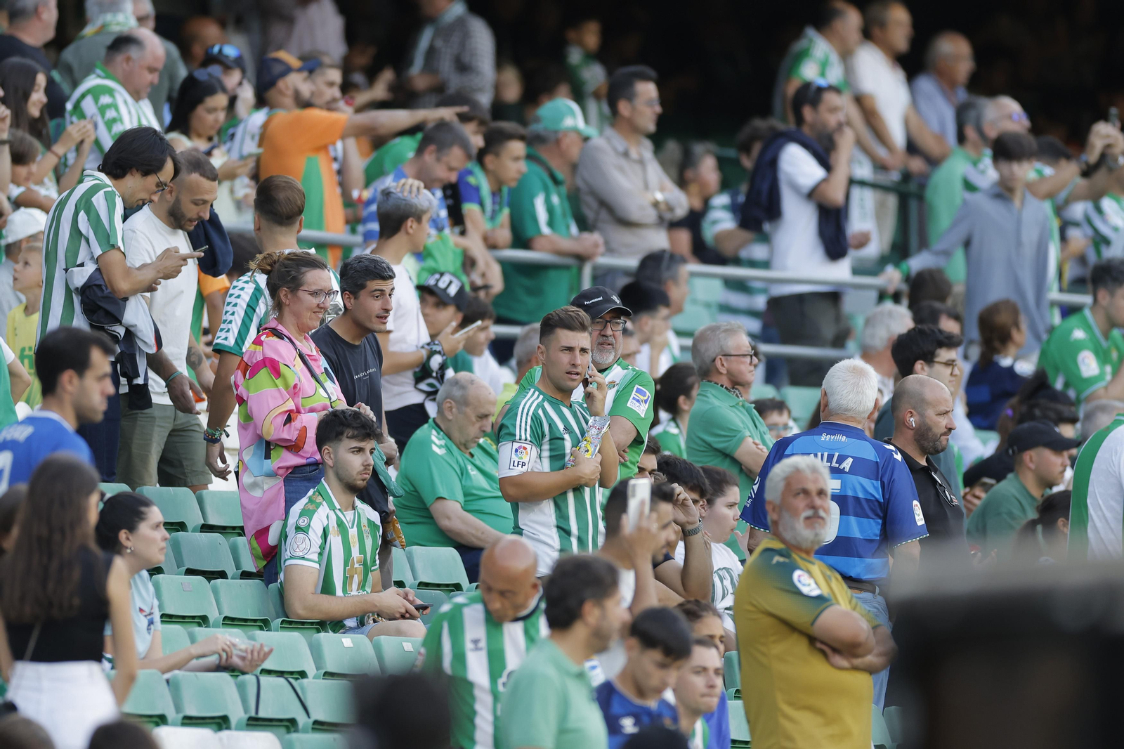 Búscate en las fotos del Betis-Rayo