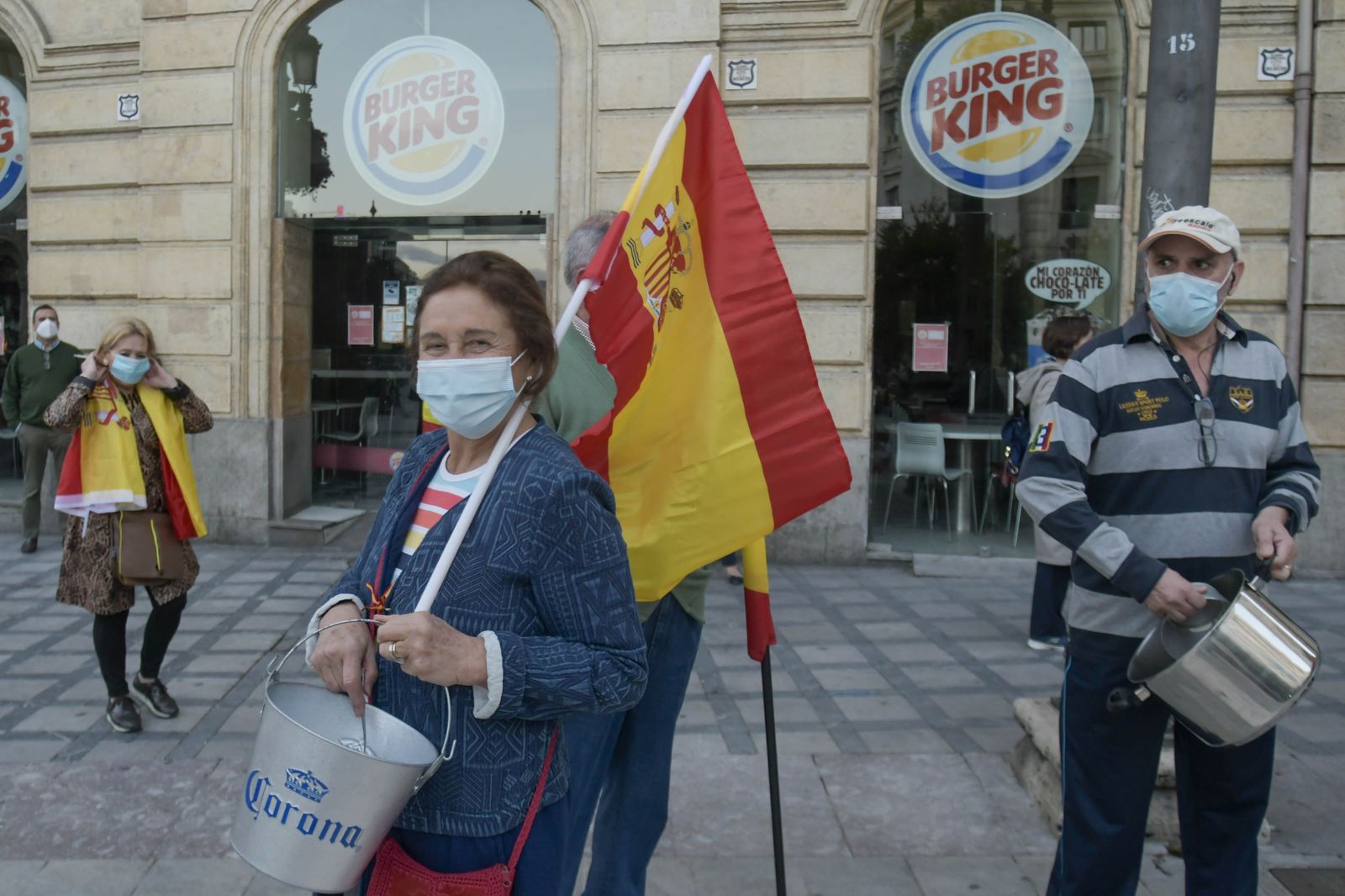 Fotos de la manifestación en Puerta Real al grito de "Gobierno dimisión"