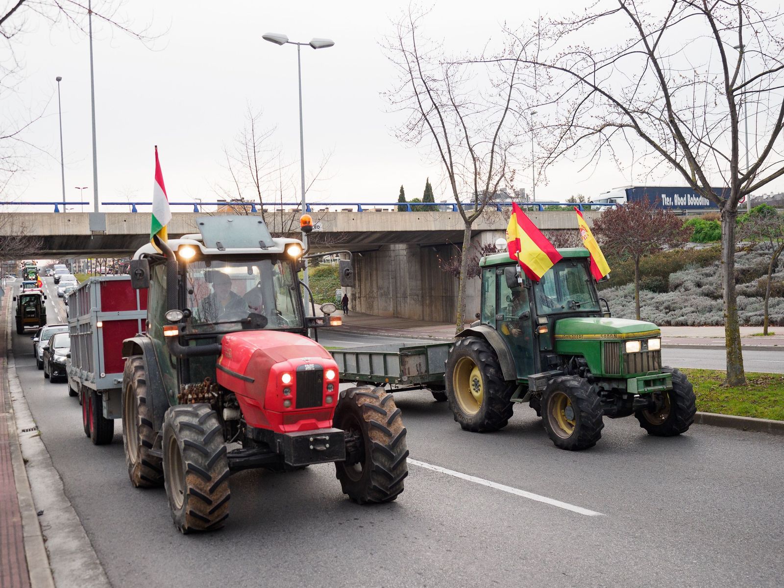 Las imágenes de la tractorada por las carreteras españolas: el campo para las principales vías