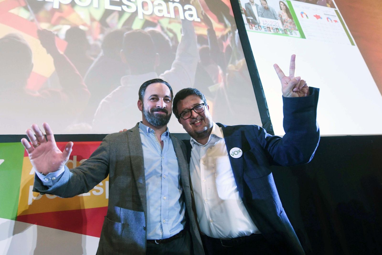 Santiago Abascal, con el candidato andaluz de Vox, Francisco Serrano.