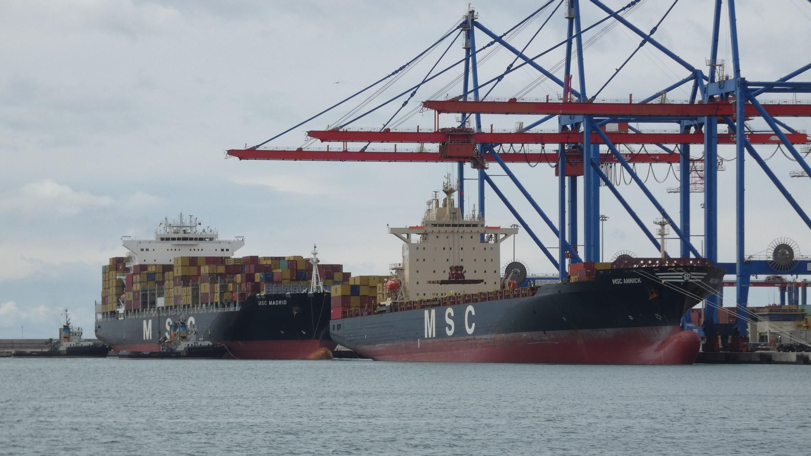 MSC Madrid y MSC Annick en el puerto de Málaga
