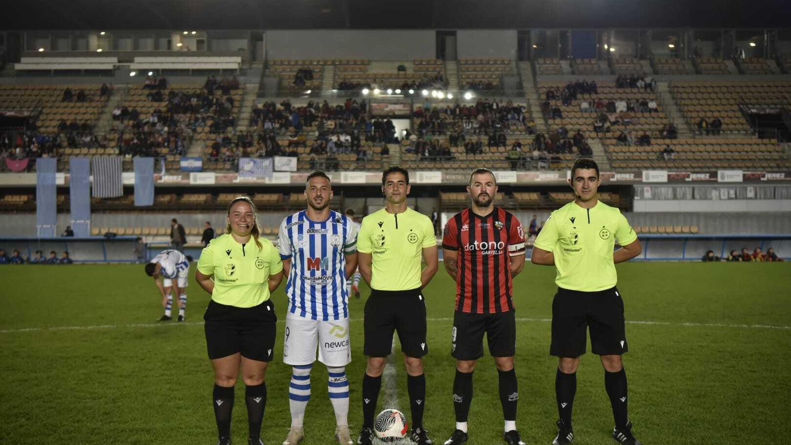 Dani Herrera y Álex Expósito, los capitanes de Jerez Industrial y Roteña.