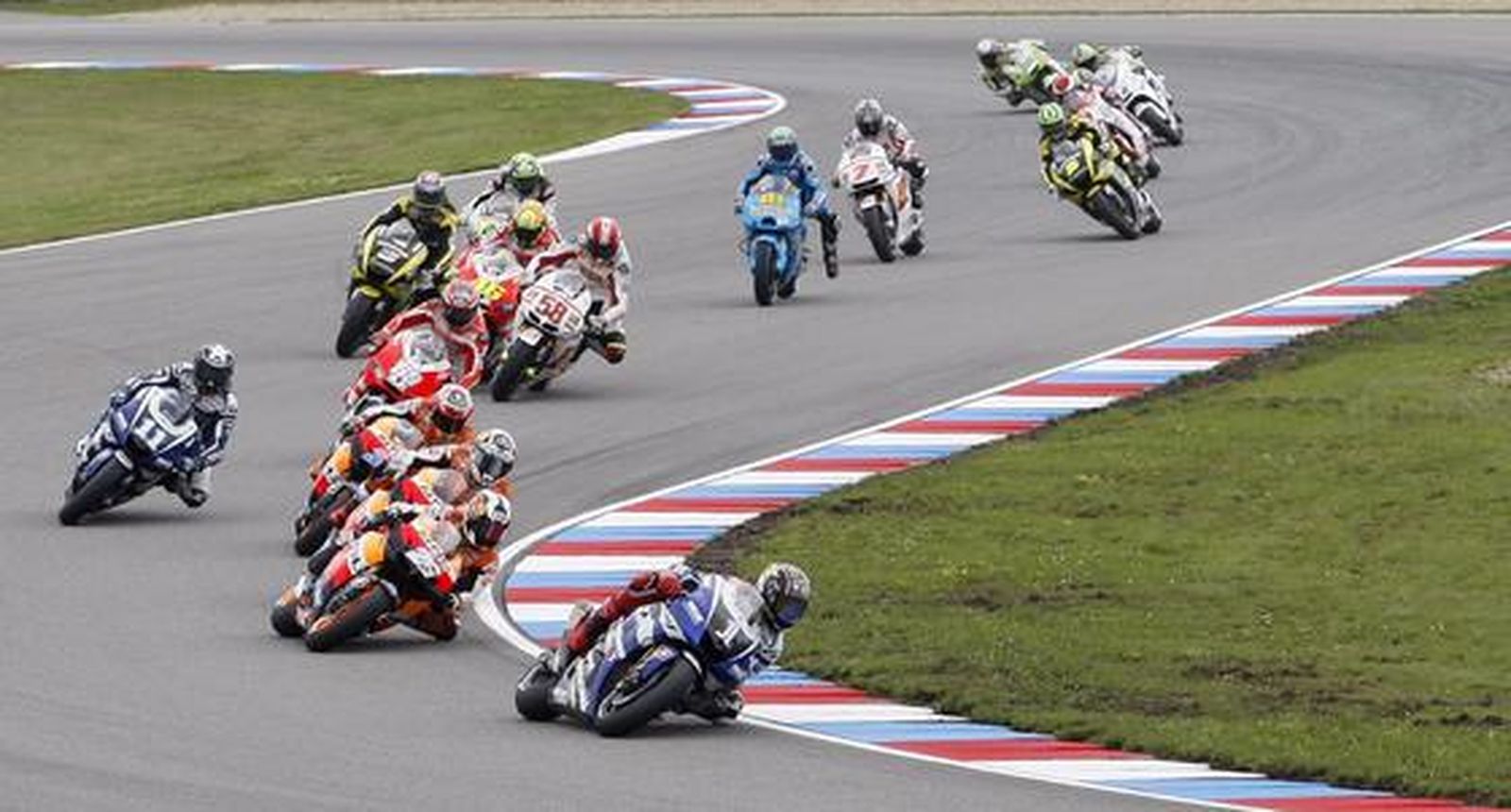 Stoner vence en Brno y acrecienta su ventaja al frente del Mundial. / EFE