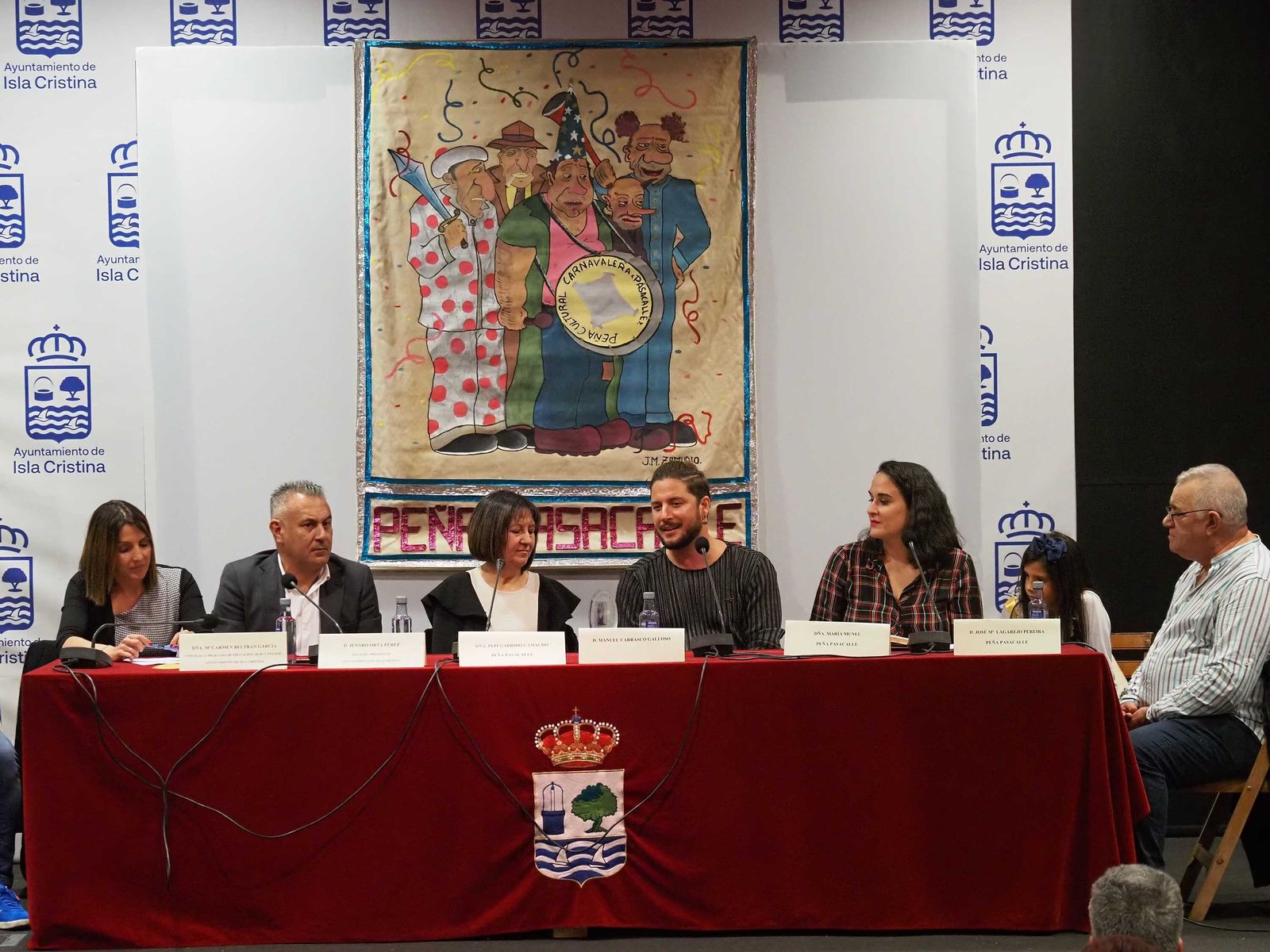Manuel Carrasco regresa a su Isla Cristina para recibir el Galardón de la Peña Pasacalles, en imágenes