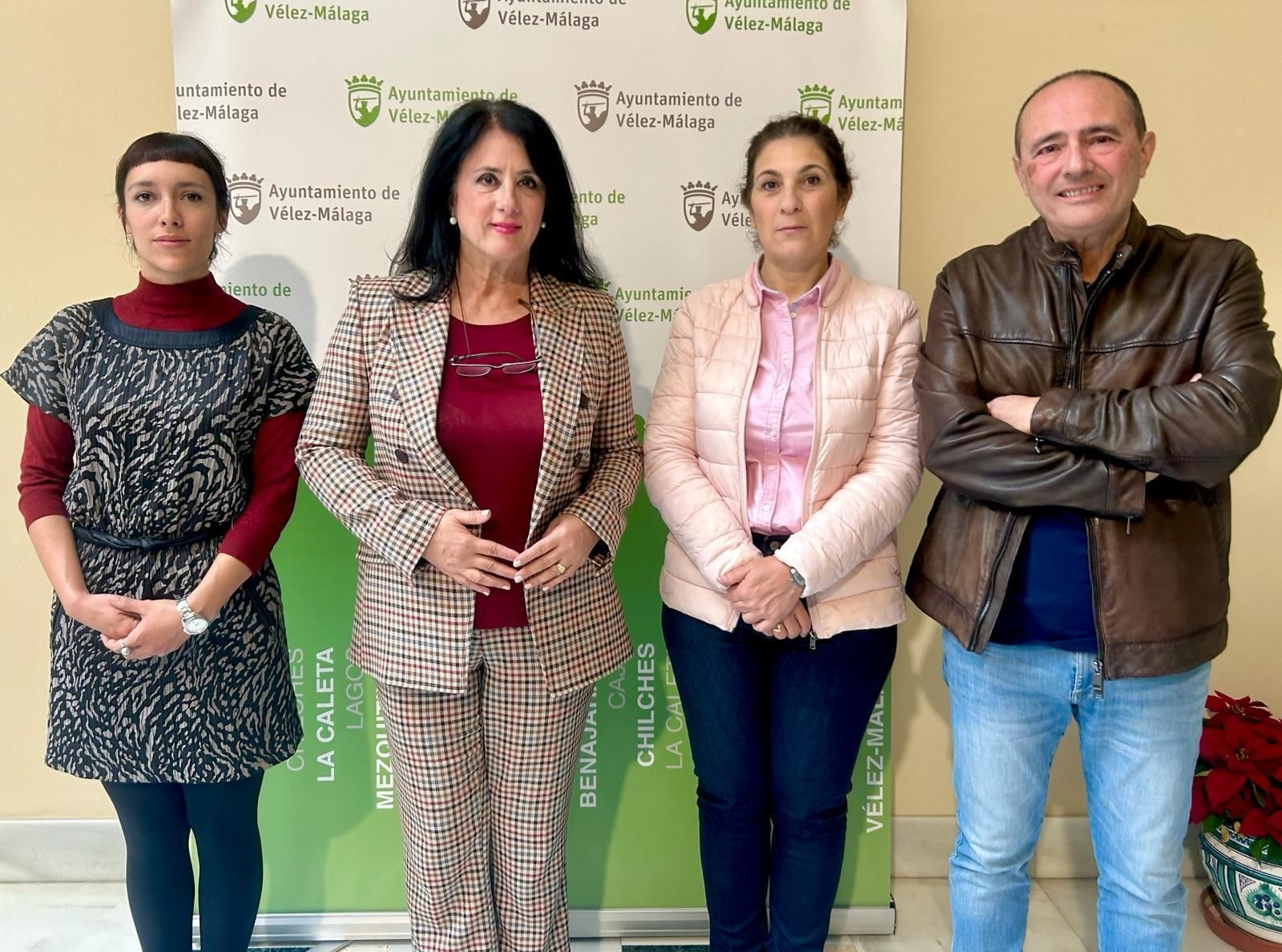 Presentación del homenaje póstumo al pintor Javier Navarta en Vélez-Málaga