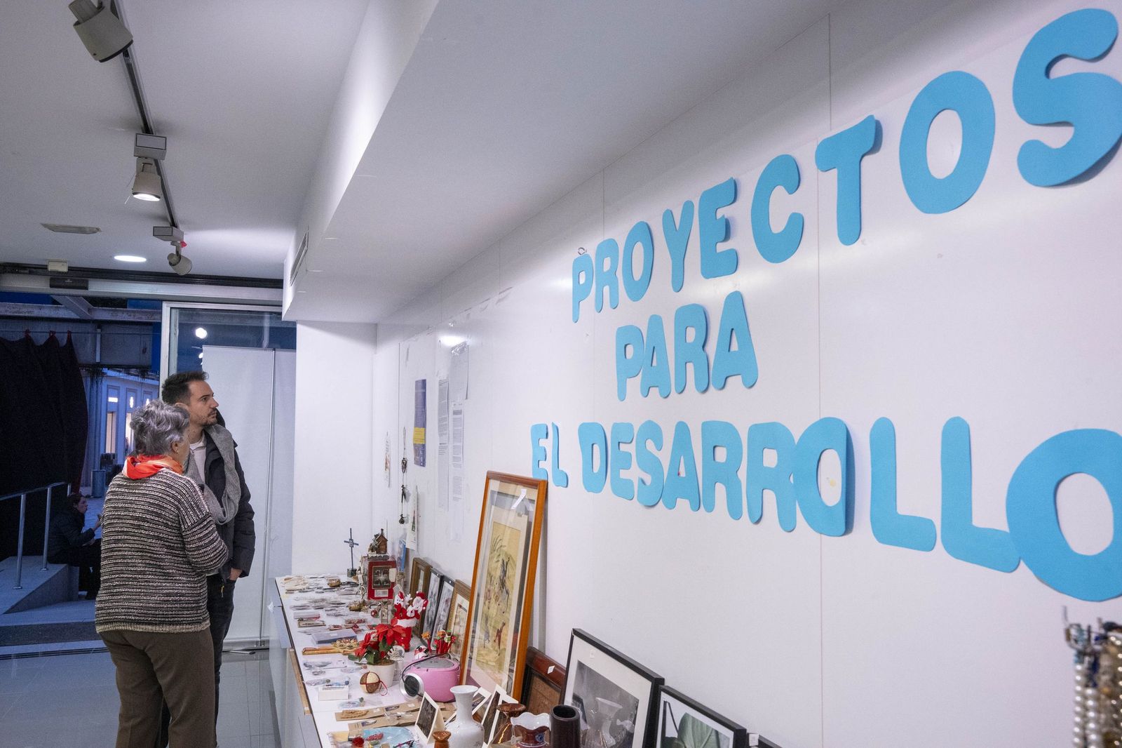 Un mercadillo que late por los demás: la solidaridad toma el Paseo de Almería