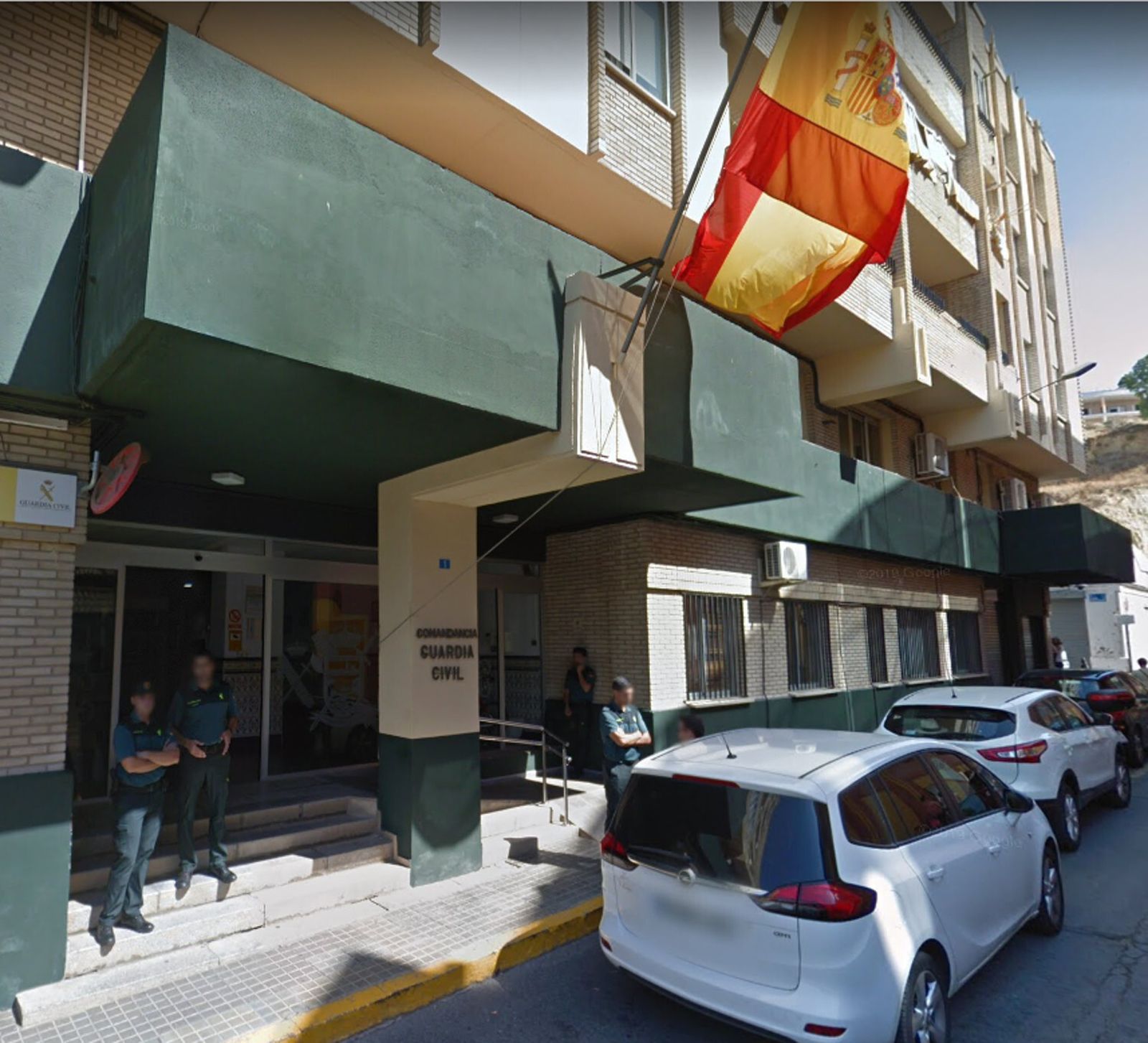 Imagen del acceso principal a la Comandancia de la Guardia Civil de Huelva.