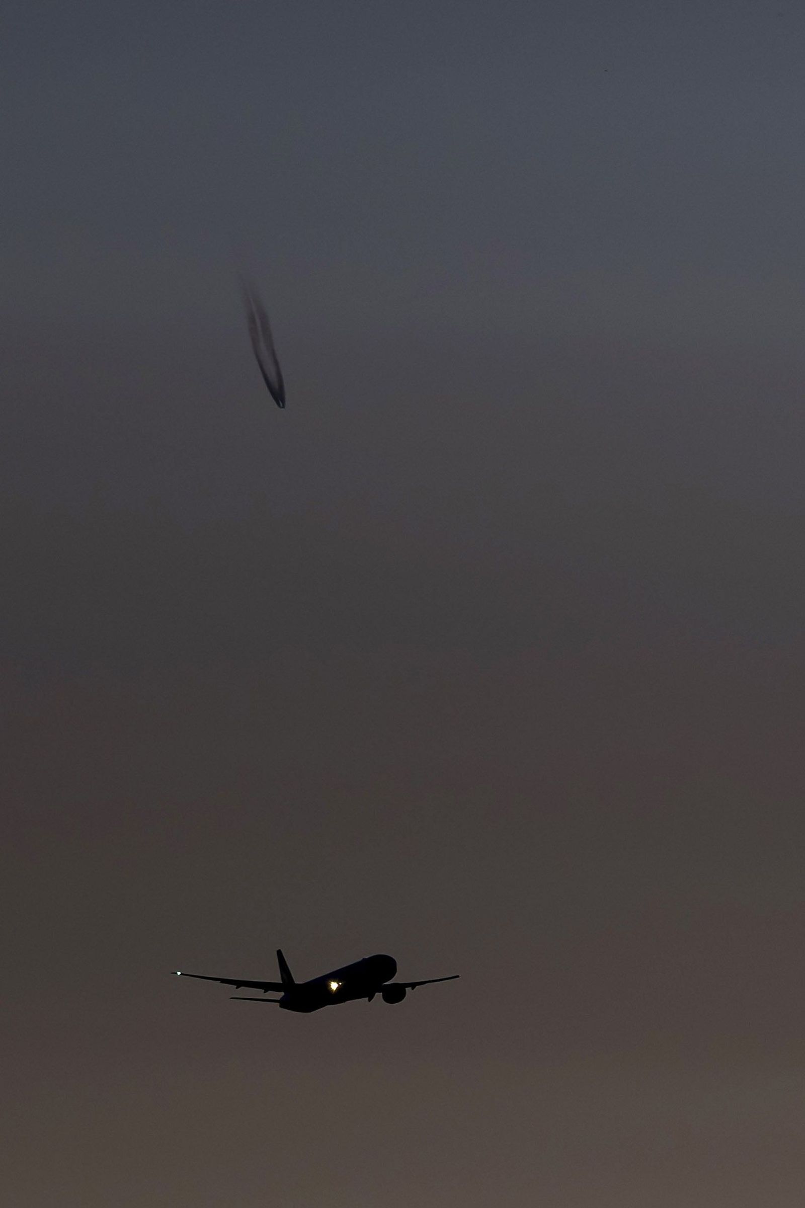 Espectáculo visual: El paso del cometa del siglo a lo largo y ancho del mundo