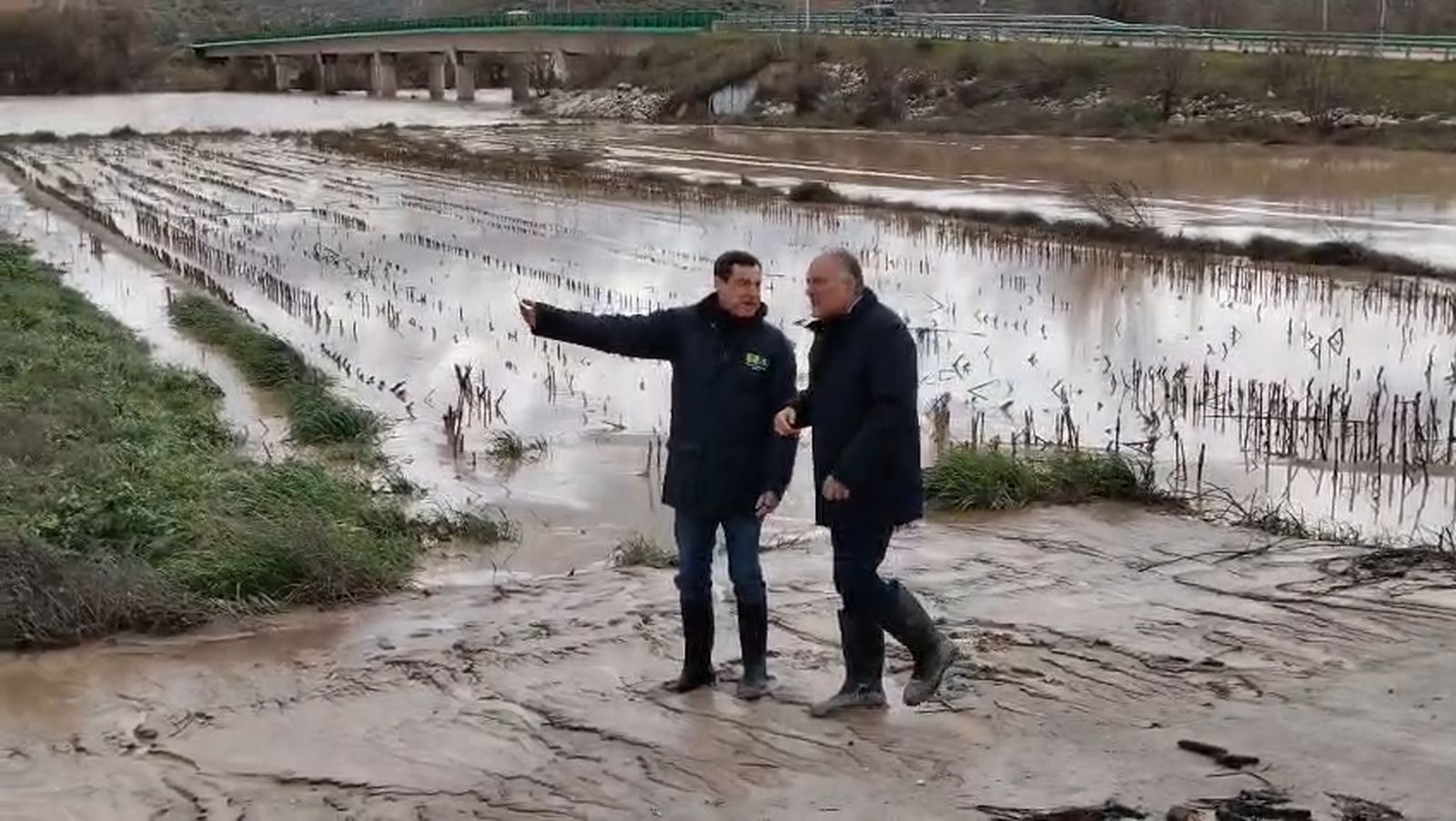 Visita del presidente de la Junta, Juanma Moreno, a Huétor Tájar
