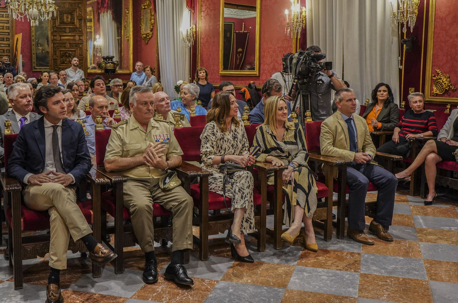 El Corpus se oficializa con el pregón de la mano de Juan Torres Fajardo 'Juan Habichuela'