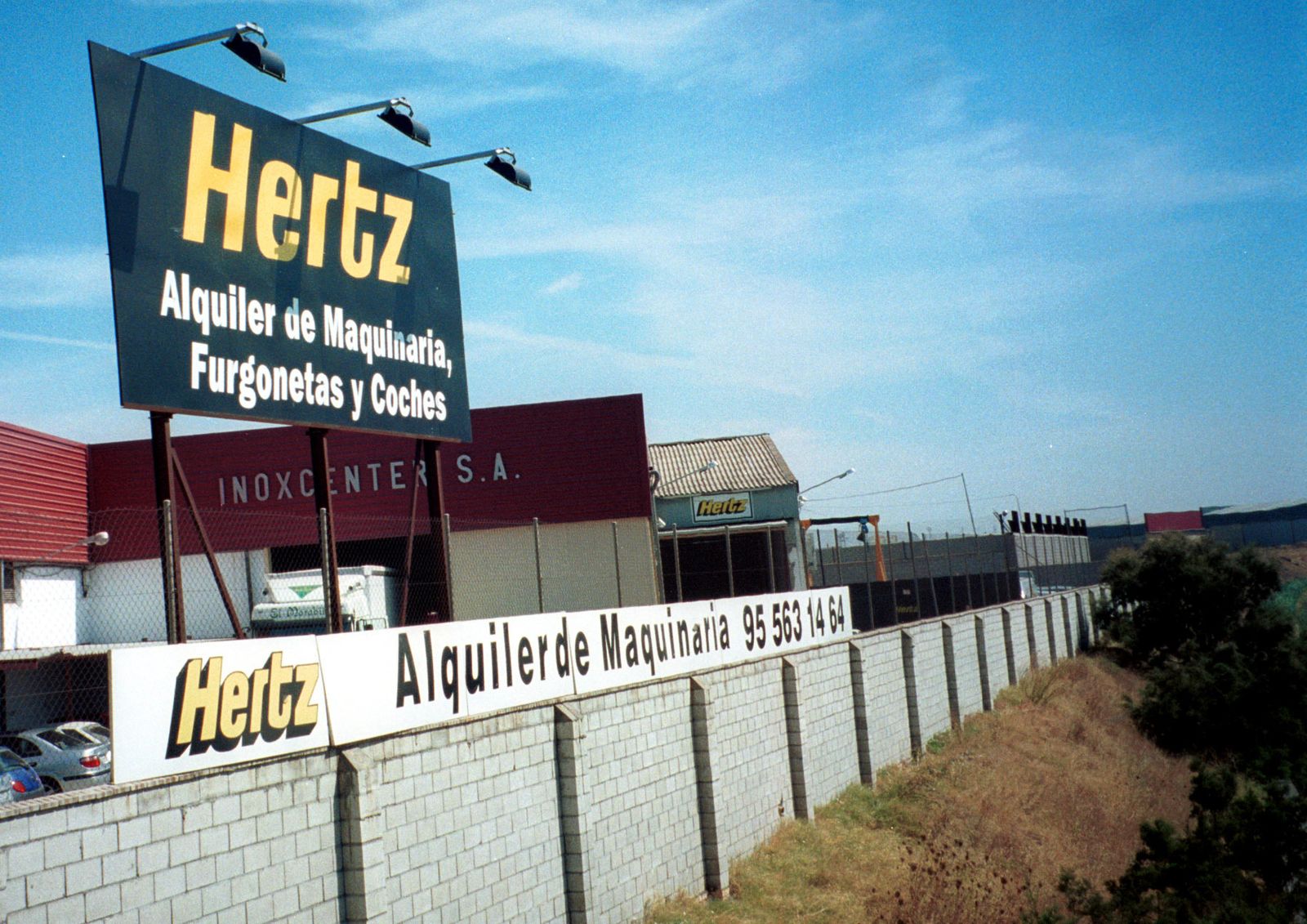 Imagen de una de las instalaciones de la multinacional Hertz en Alcalá de Guadaira, en la provincia de Sevilla.