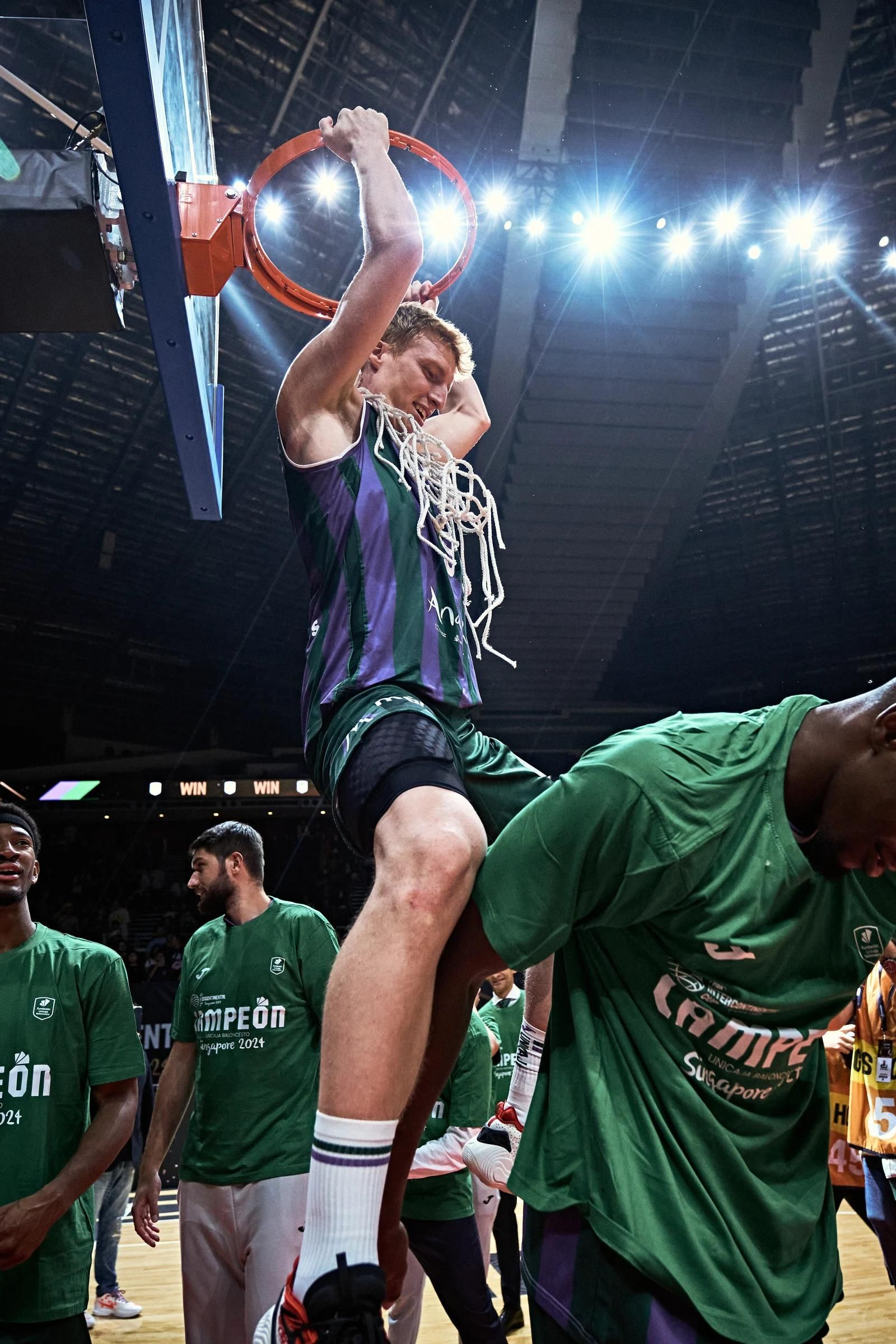 Las fotos de la celebración del Unicaja tras ganar la Copa Intercontinental