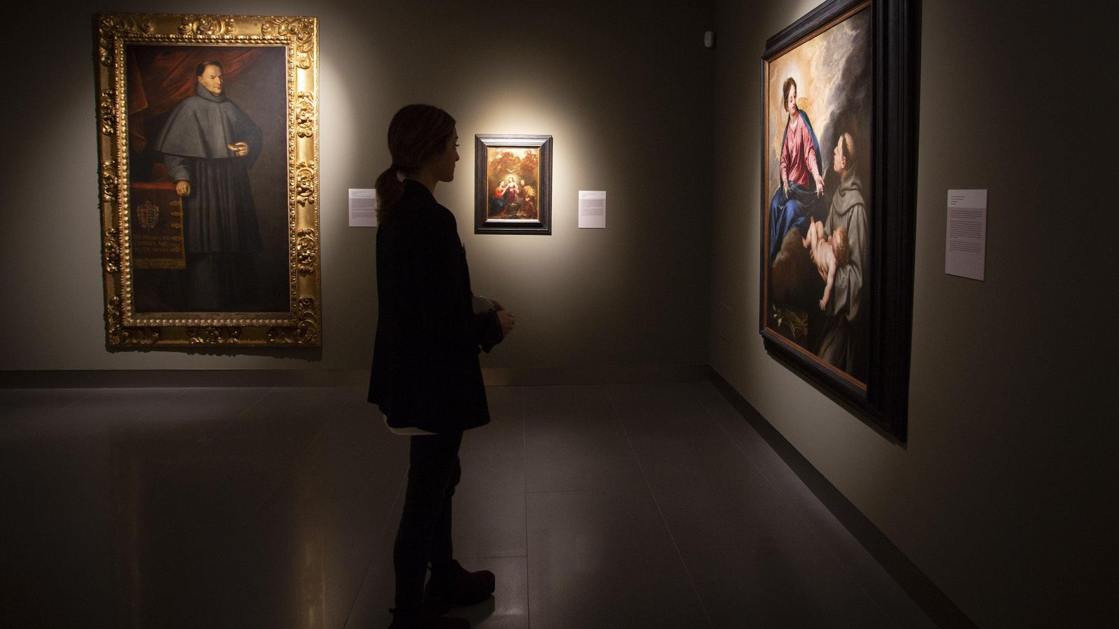 Lienzos expuestos en la Sala Velázquez.