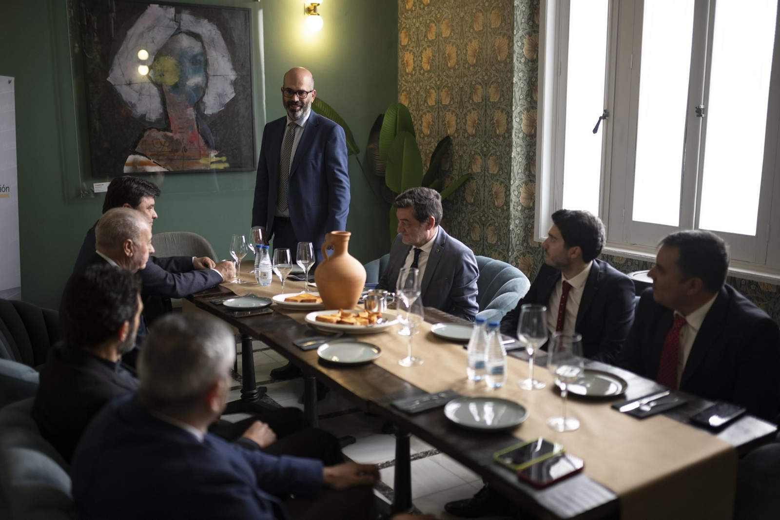 Imágenes de la tertulia cofrade de Huelva Información