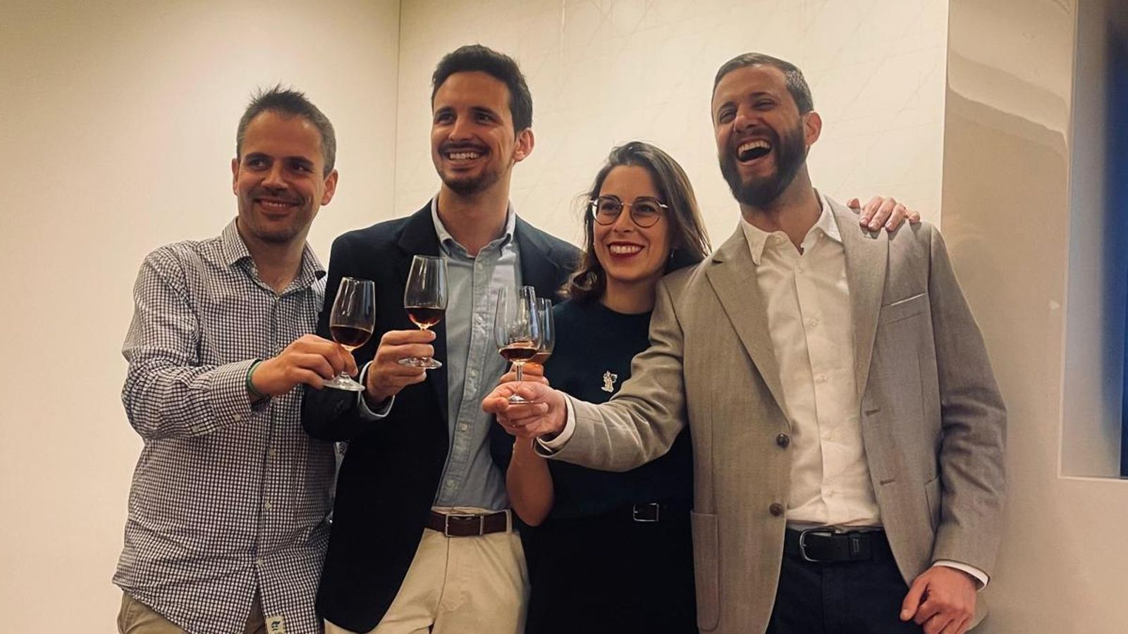 Los organizadores de la cita.