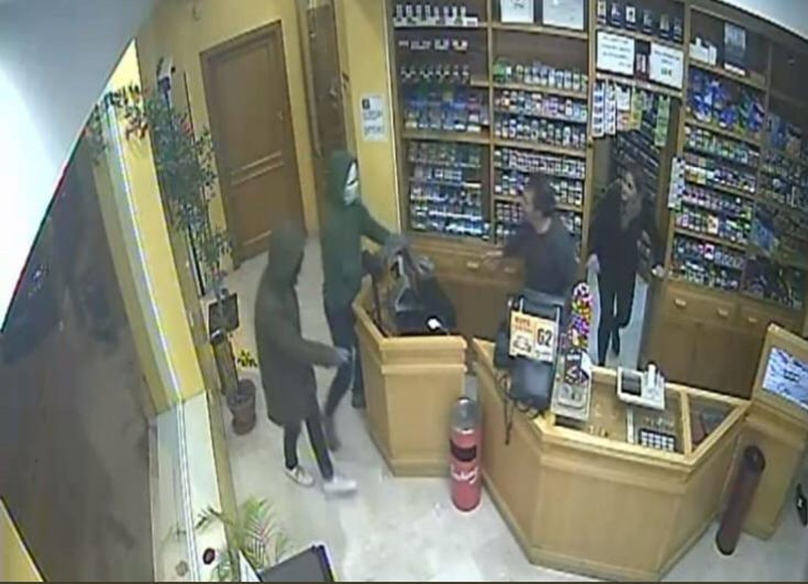 Imagen de la cámara de seguridad en el momento del robo.