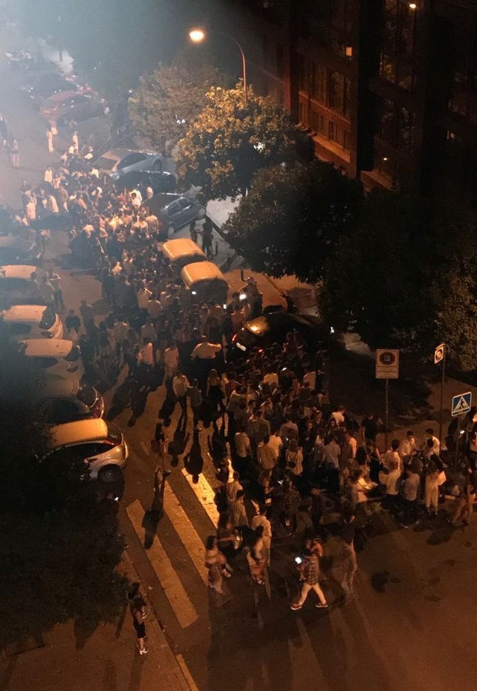 Una de las zonas afectadas abarrotada de personas.