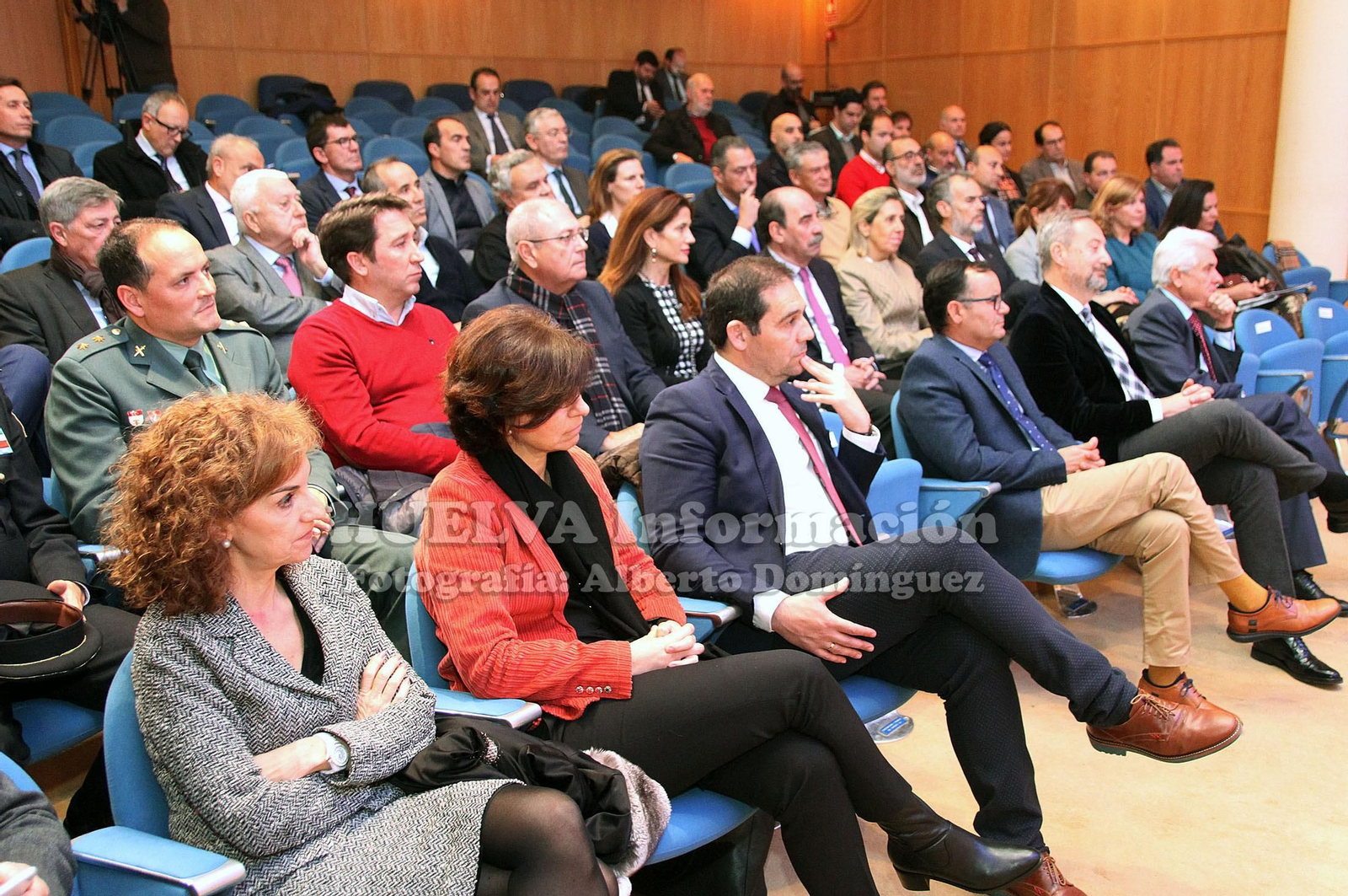Mesa redonda en la FOE sobre retos y oportunidades de la transición energética, en imágenes