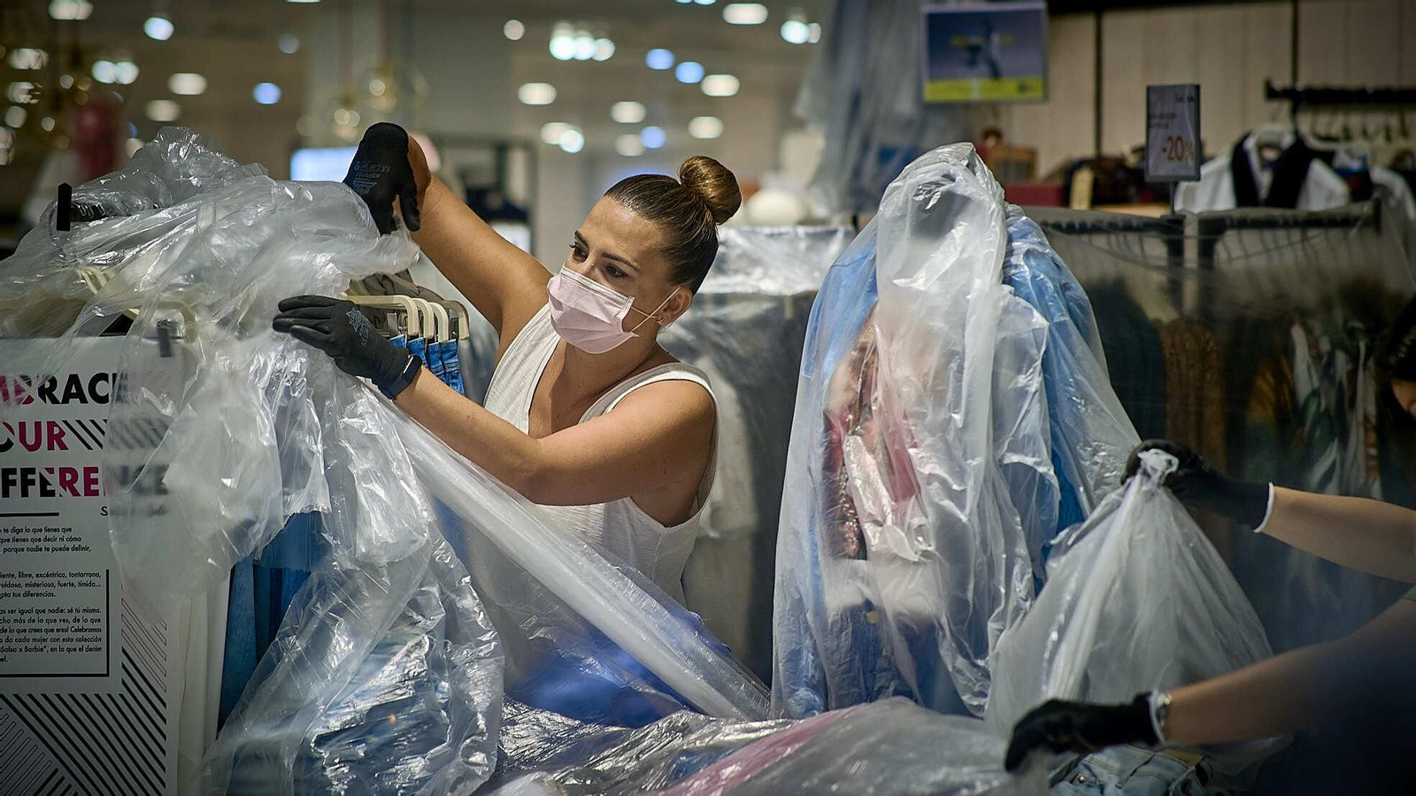 Preparativos de la reapertura de El Corte Inglés Bahía de Cádiz
