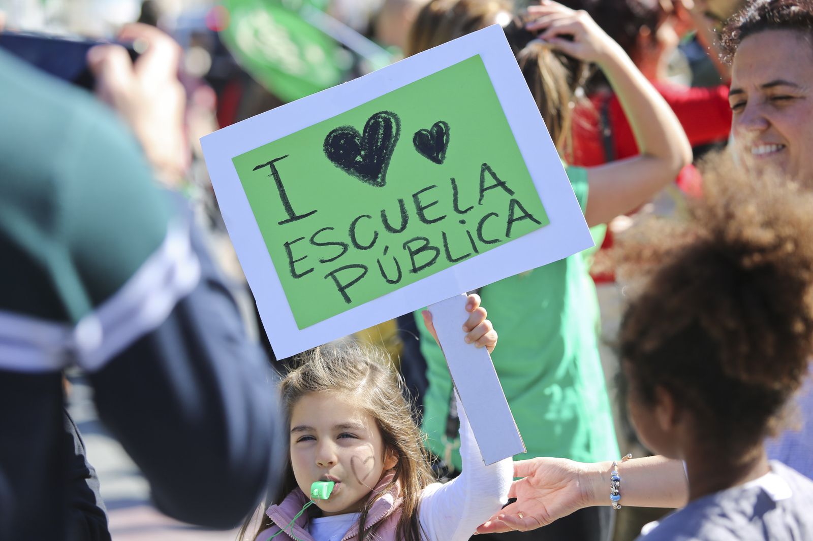 La manifestación por la huelga educativa en Málaga, en fotos
