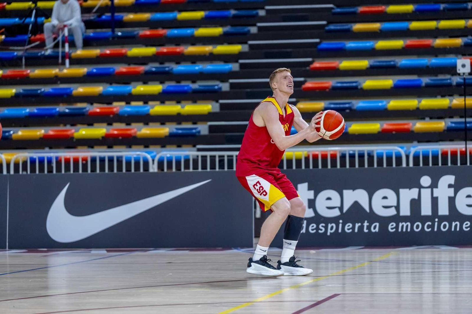 Alberto Díaz, Francis Alonso y Paco Aurioles, en la primera España de Chus Mateo