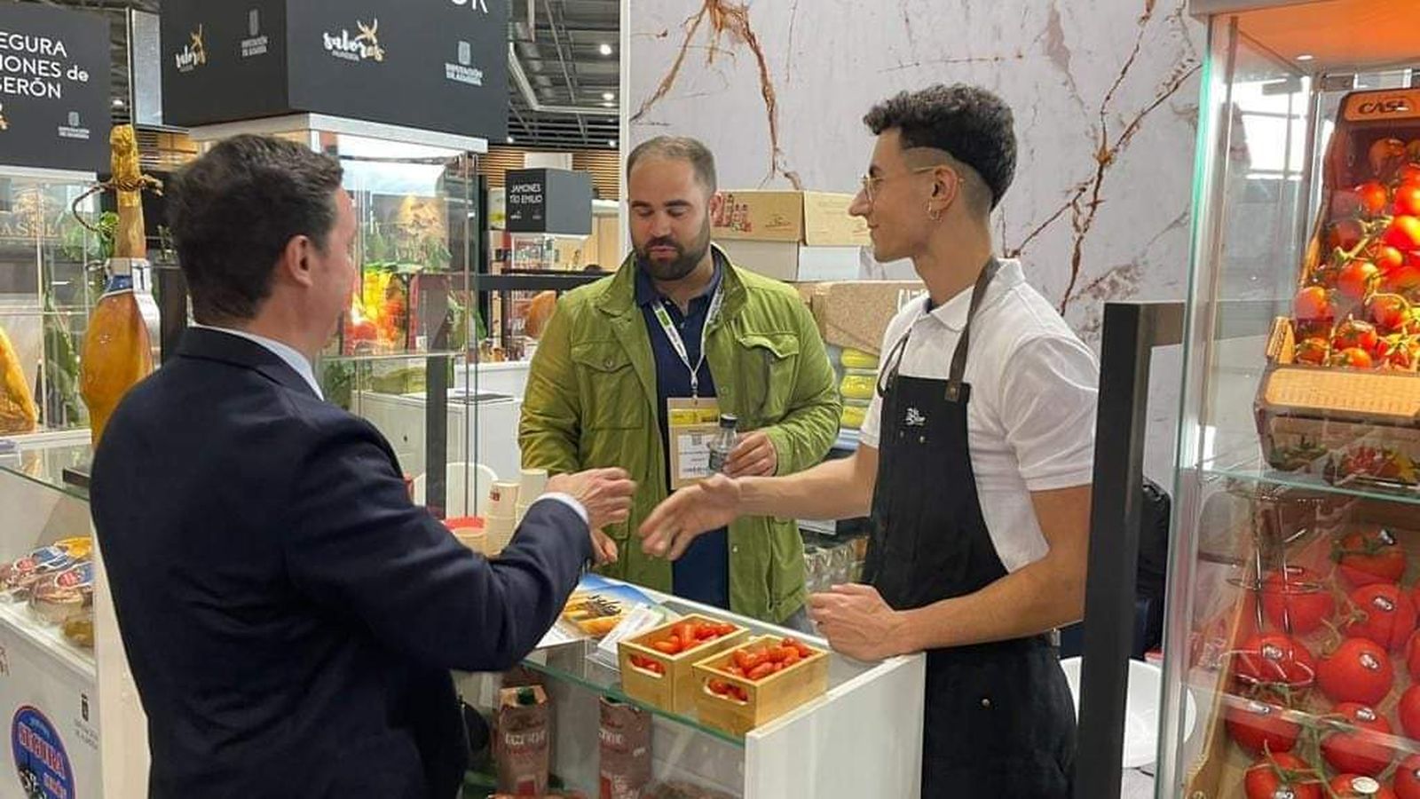 El presidente de la Diputación visitó el expositor de Biosabor