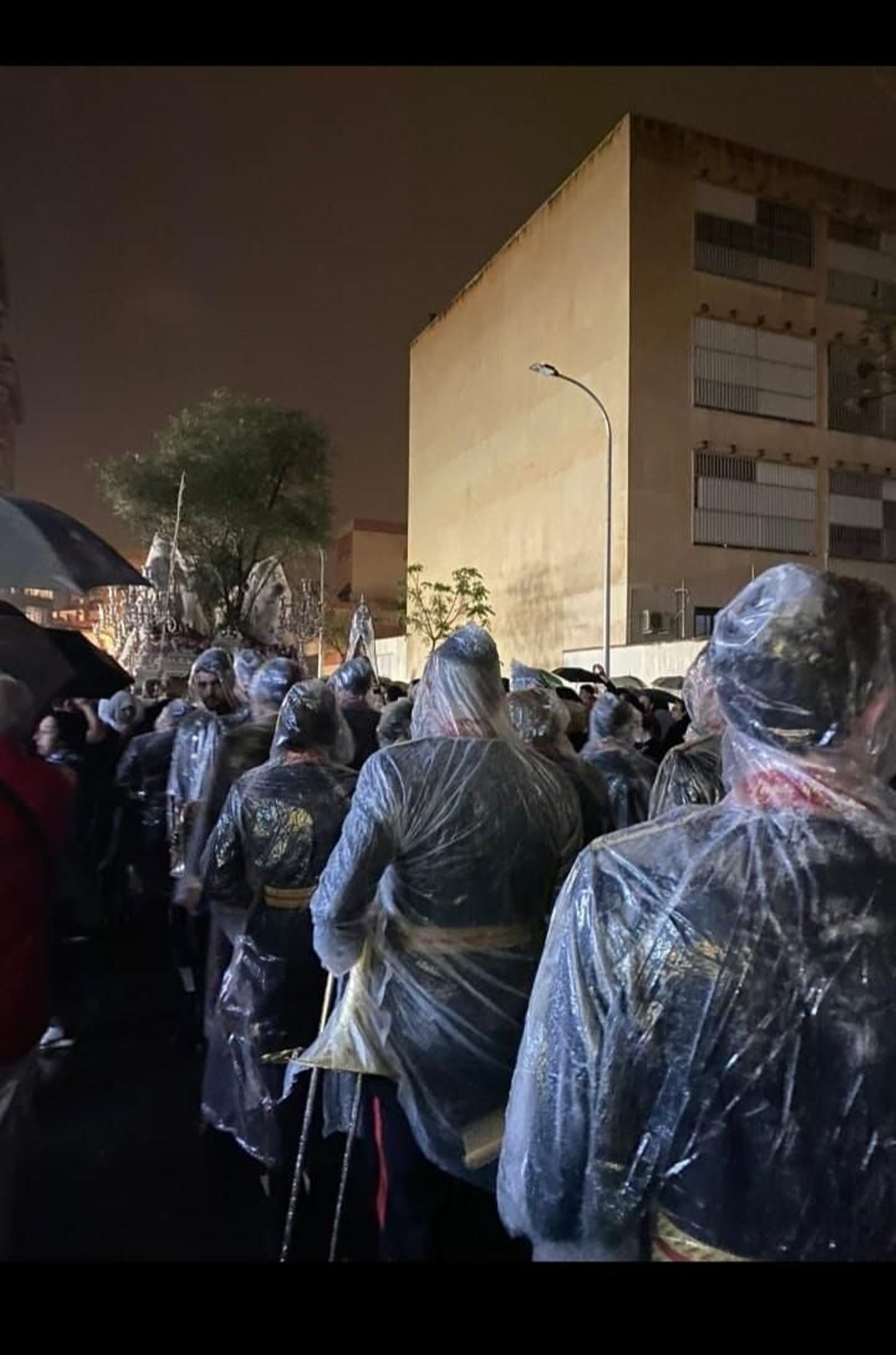 La AM Virgen de Gracia de Archidona que acompaña al Cristo del Prendimiento ayer durante la procesión.