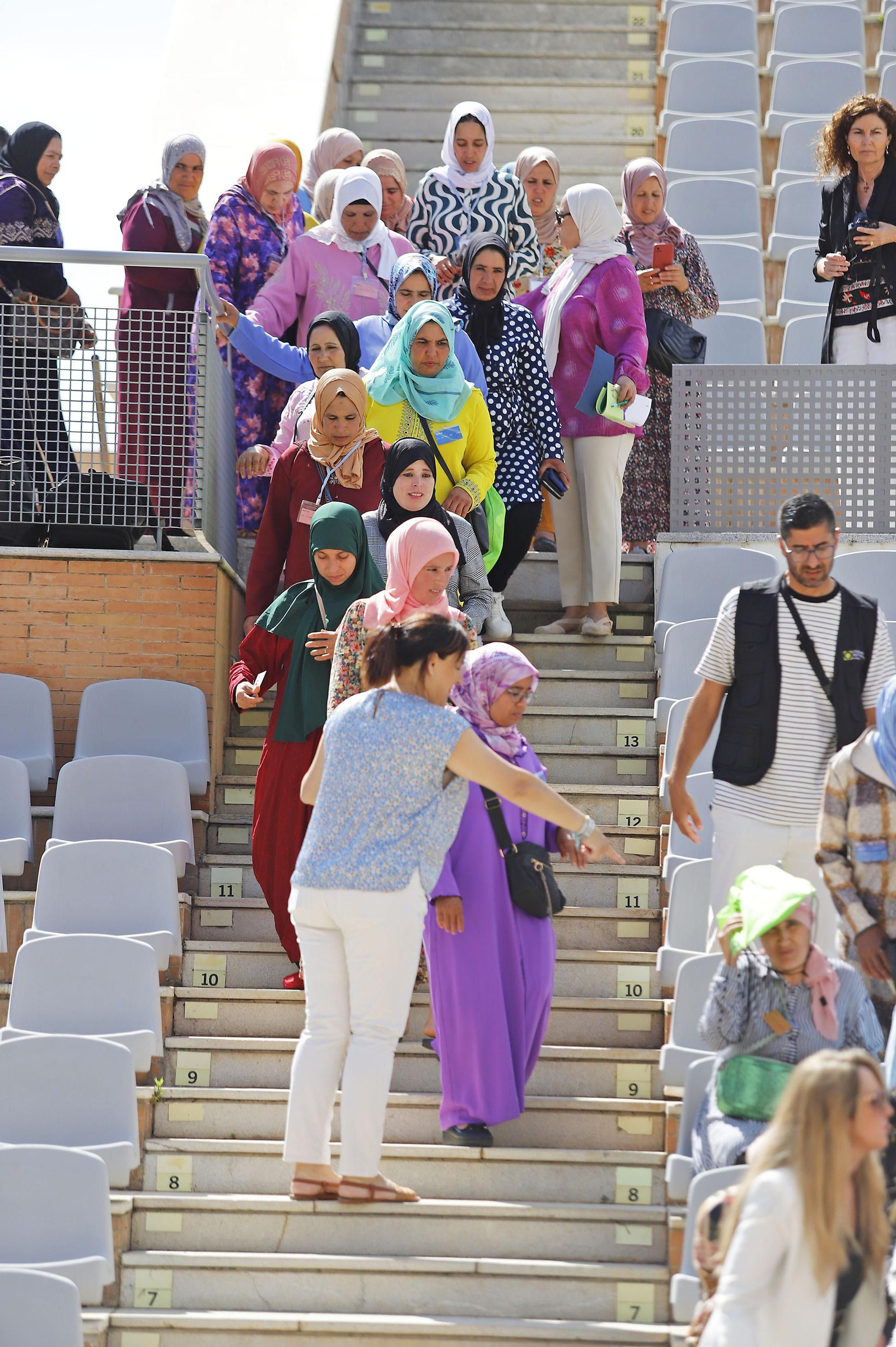 Imágenes de la entrega de los diplomas a las mujeres que han participado en el programa Wafira. Imágenes de la entrega de los diplomas a las mujeres que han participado en el programa Wafira.