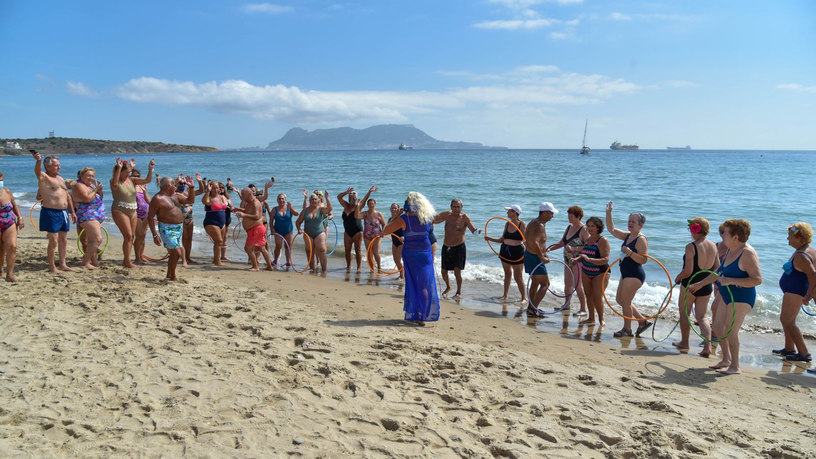 Las fotos del ultimo domingo de la temporada oficial de playas en Algeciras