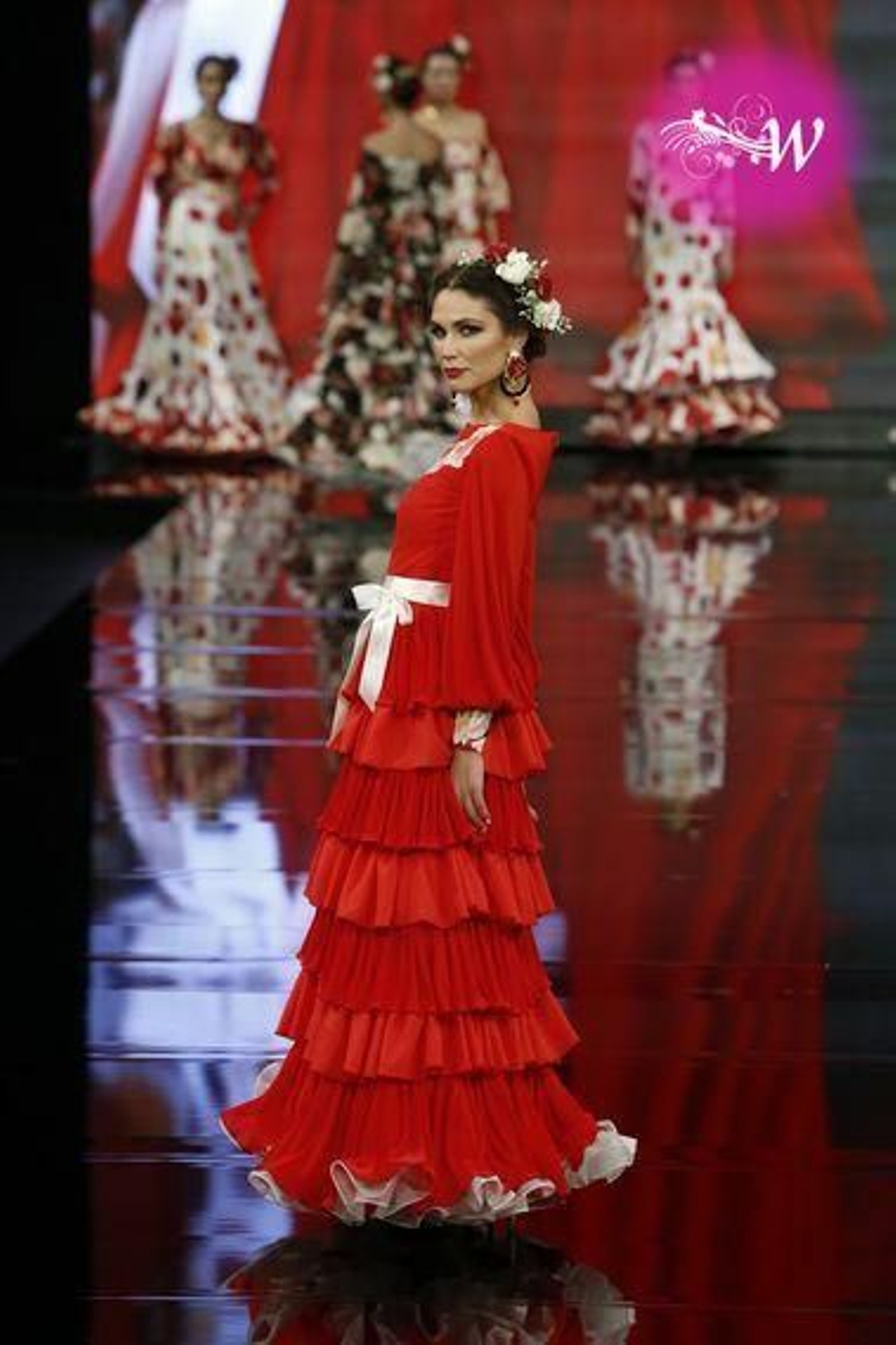 Carmen Vega presenta su colección en SIMOF 2020, todas las fotos de su desfile