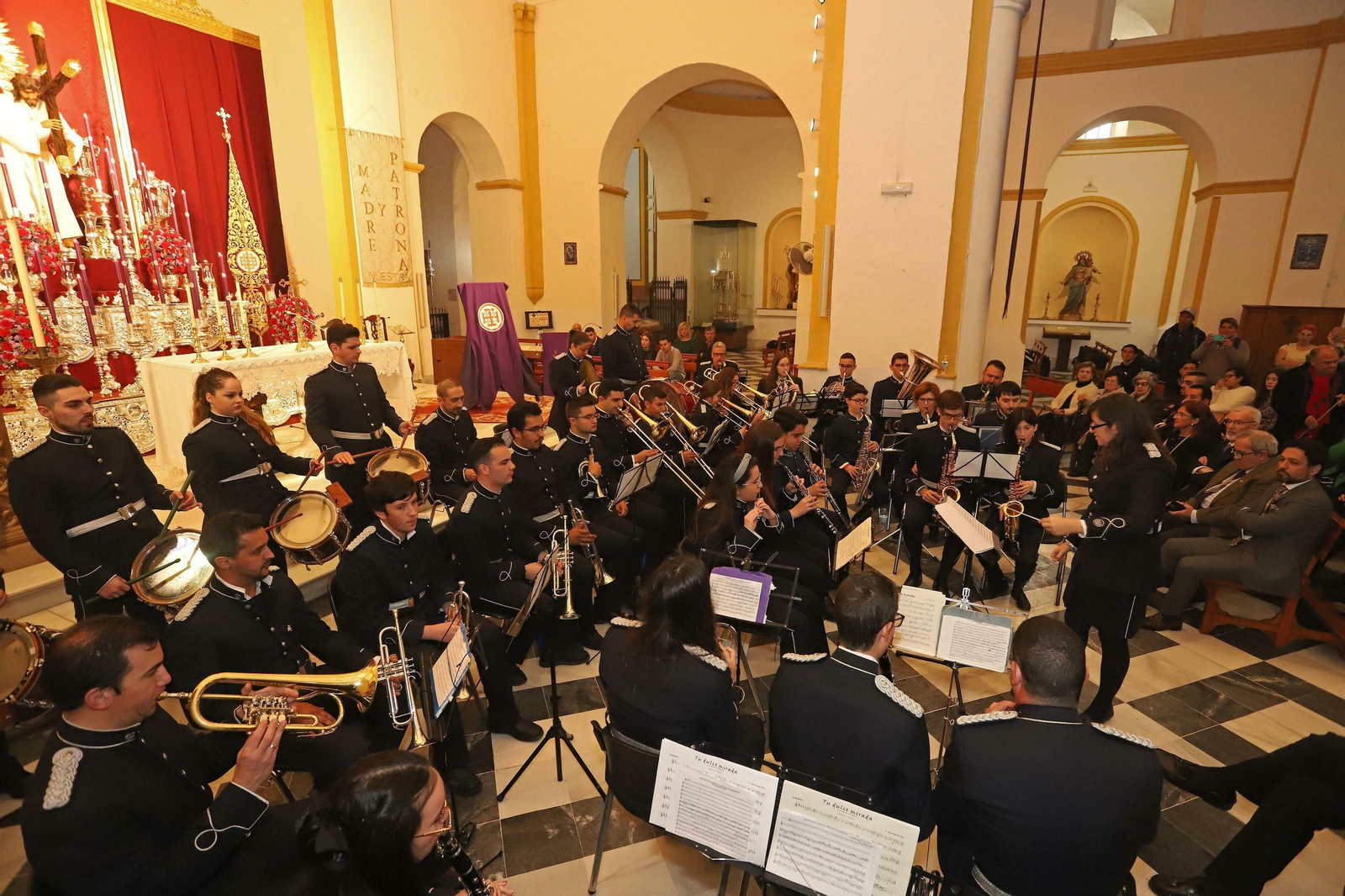 El concierto de la banda Amando Herrero, ante el Nazareno