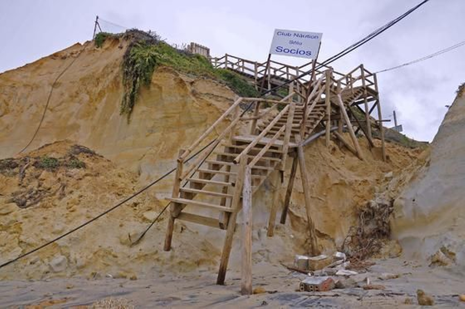 Los accesos al club naútico quedaron inutilizados.  Foto: Juan Carlos Vázquez