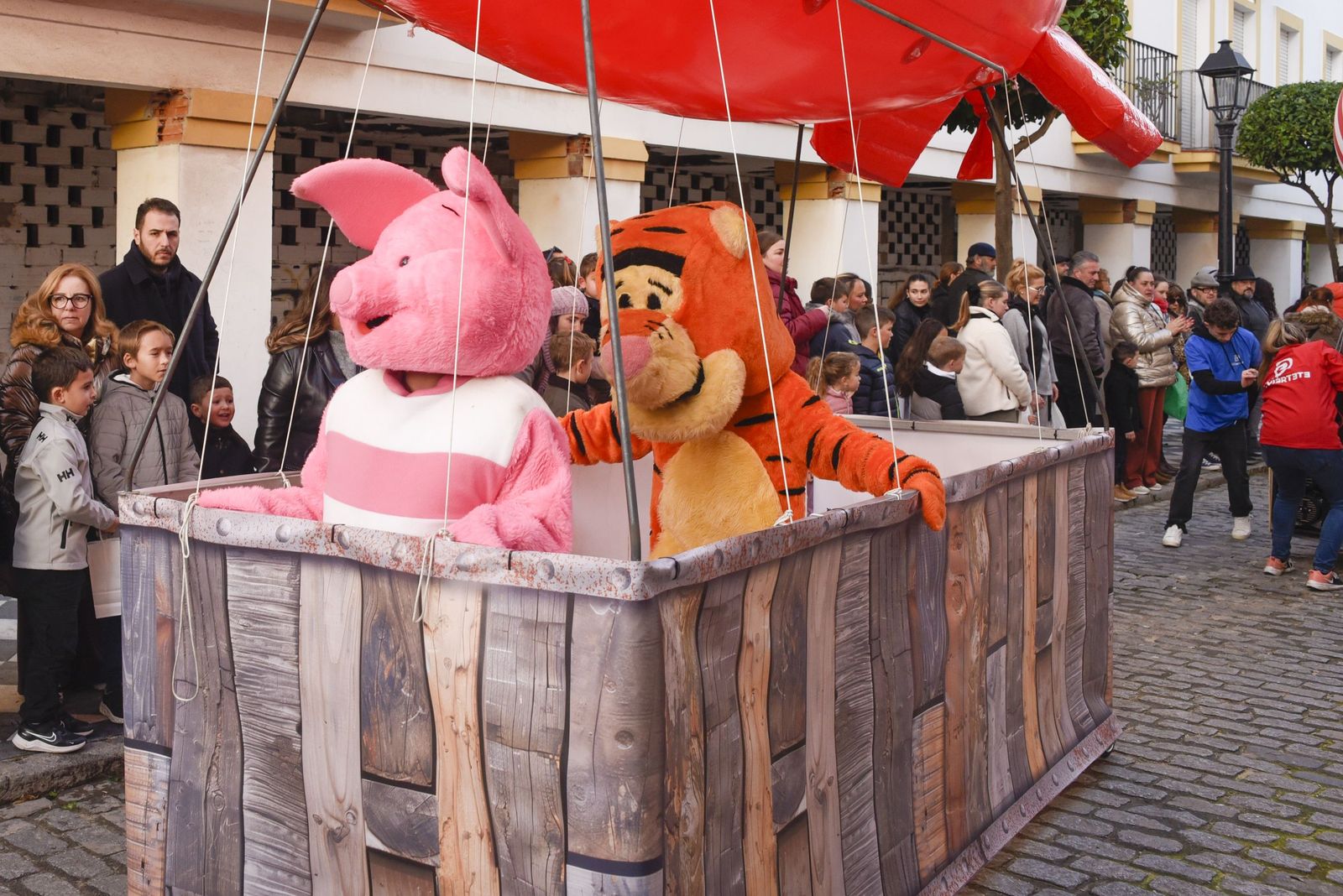 Búscate en las fotos de la cabalgata de Reyes Magos 2026 en San Roque