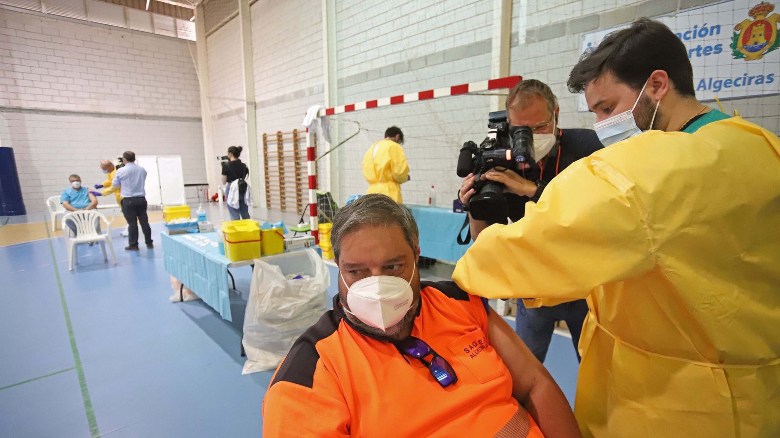 Fotos de la vacunación de estibadores en Algeciras