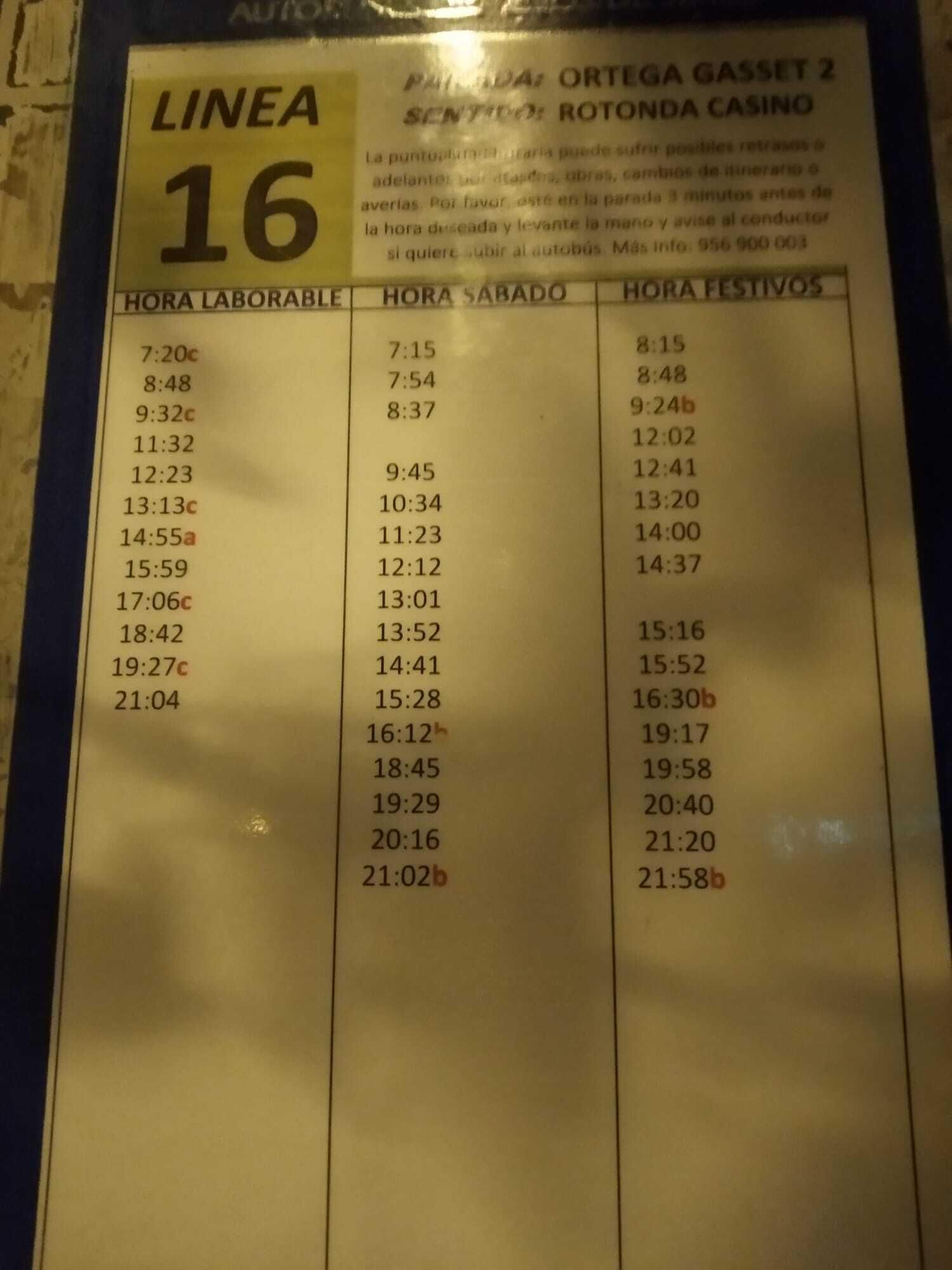 Horarios de la Línea 16, en una parada de Las Flores.