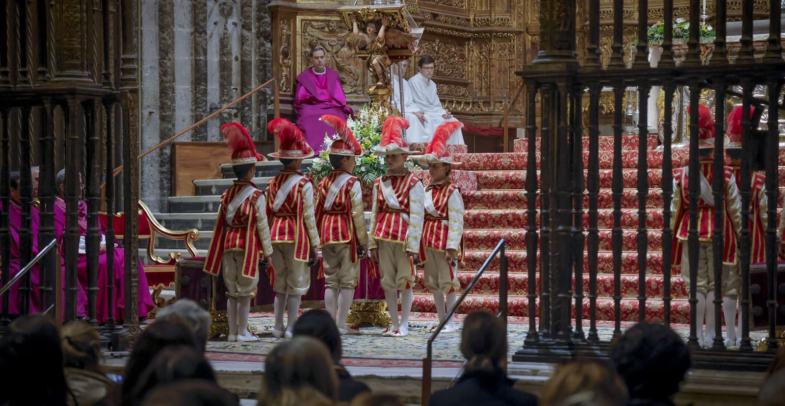 Un momento de la danza de los seises.