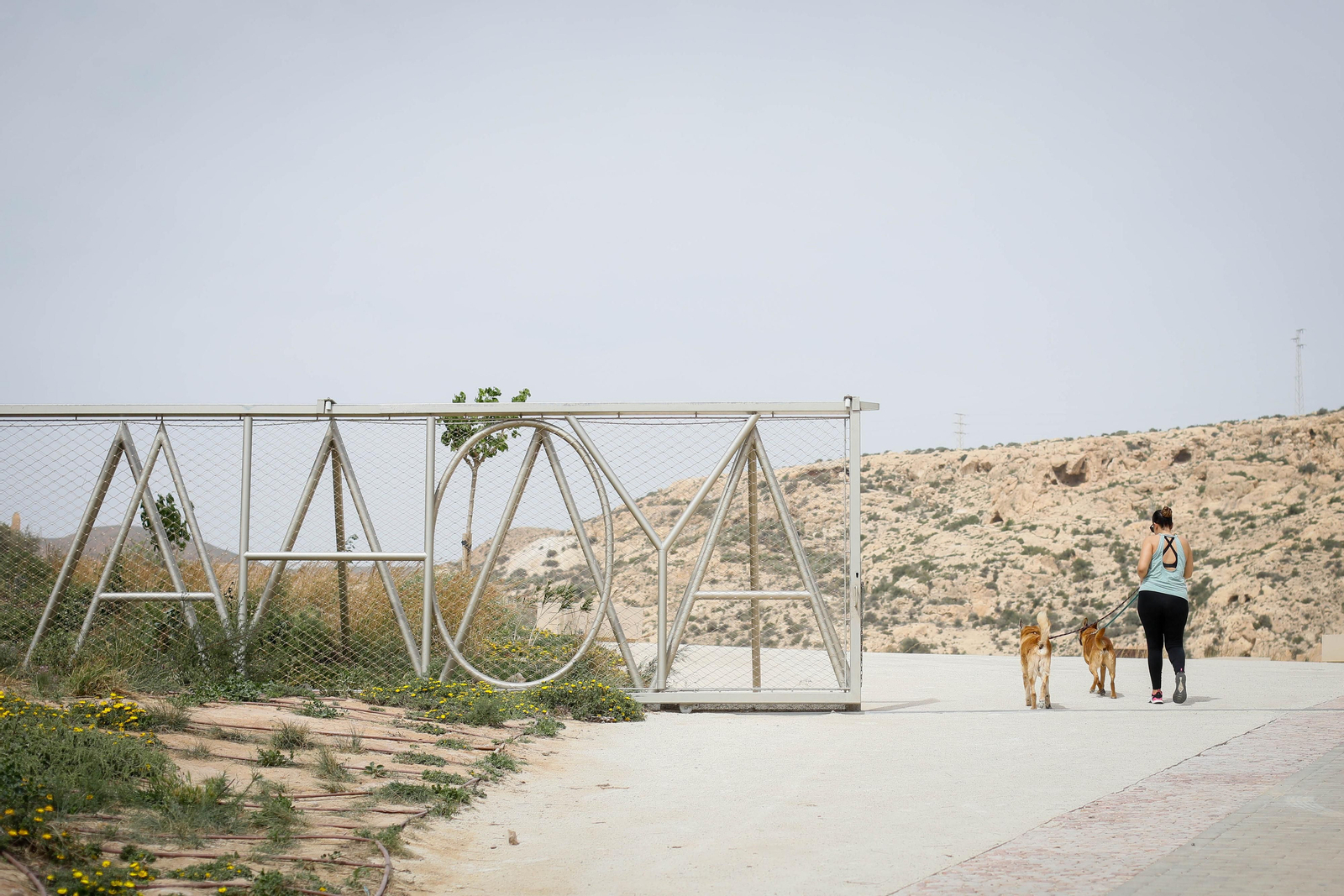 Los Jardines Mediterráneos de La Hoya están vallados y tienen horario.