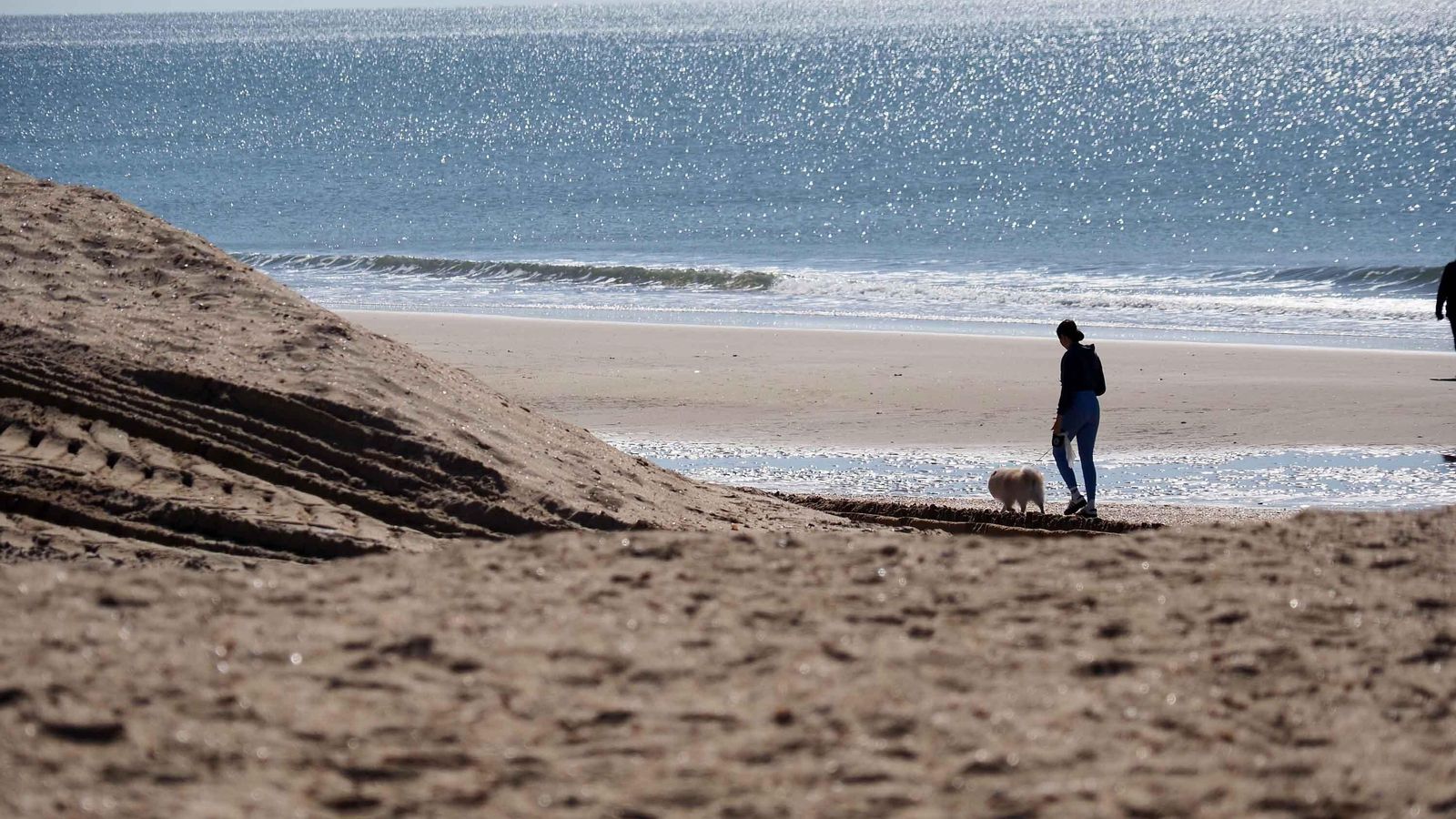 El objetivo de todos los ayuntamientos es que las playas muestren esta Semana Santa su mejor cara