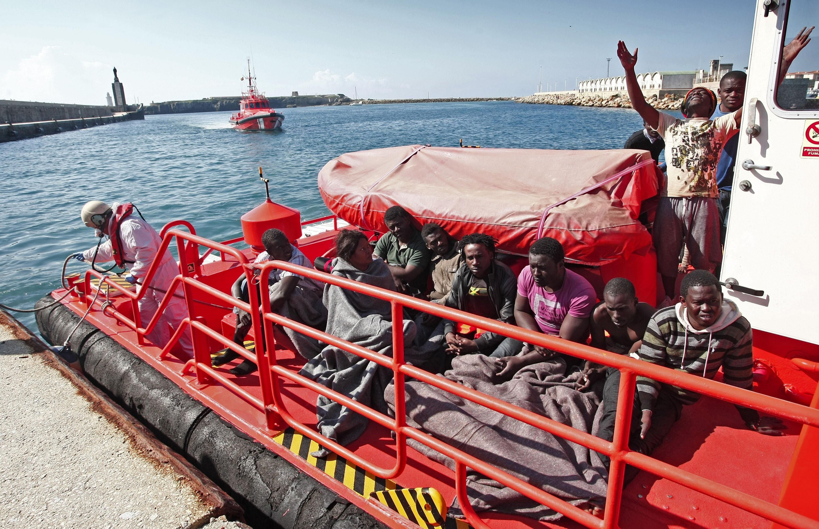 Inmigrantes rescatados por Salvamento Marítimo.