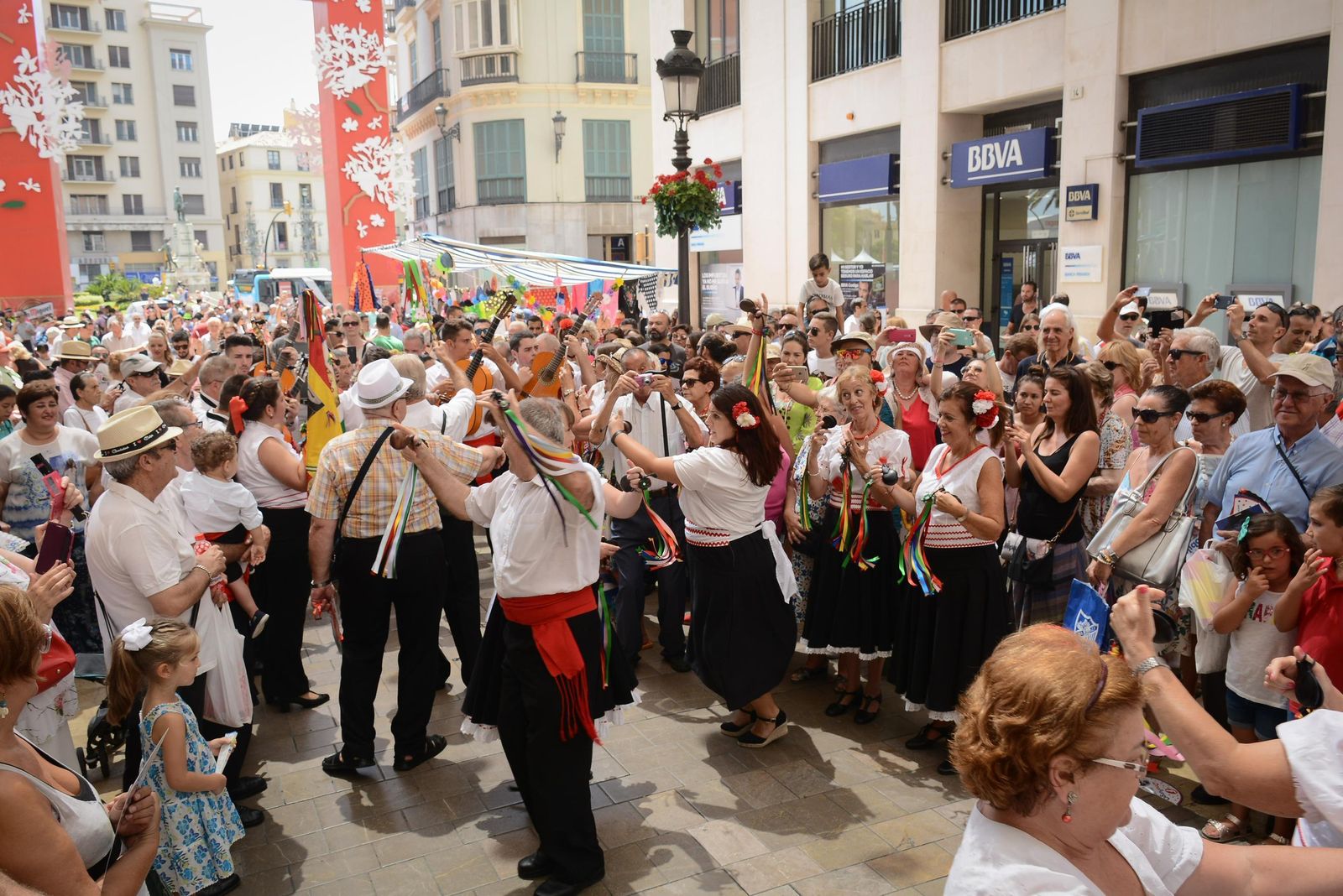 Verdiales, compás y cintas de colores: la conjunción es así de simple.