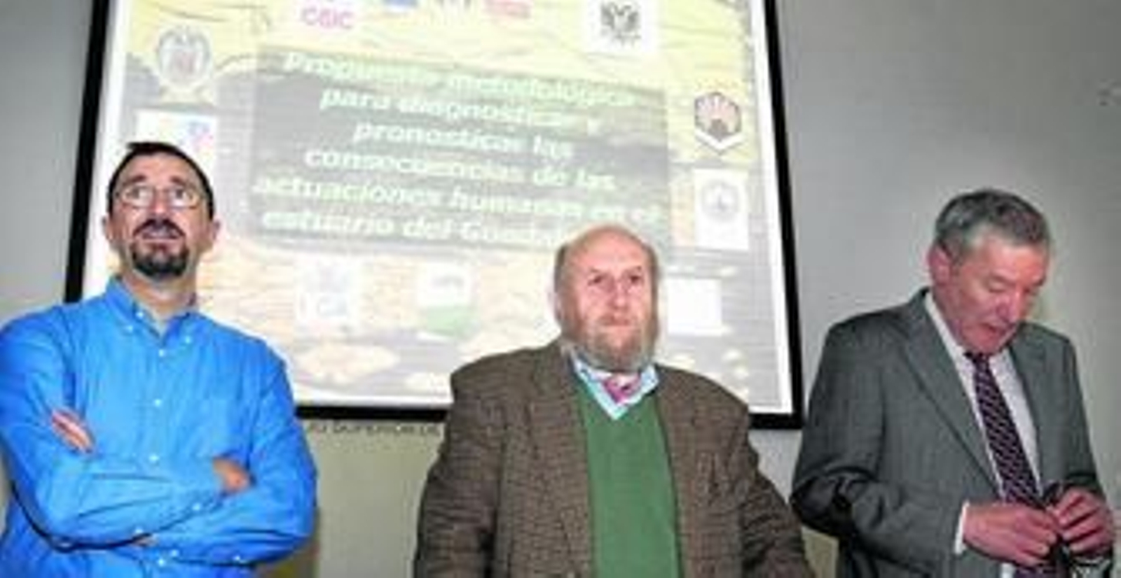 Javier Ruiz (CSIC), Fernando Hiraldo (Doñana) y el presidente Manuel Fernández (Puerto), el día que se presentó el estudio del río, en febrero.