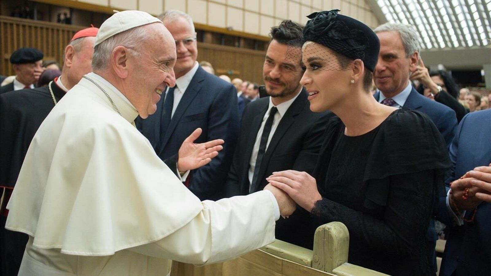Katy Perry y Orlando Bloom, con el Papa Francisco en una audiencia el año pasado.